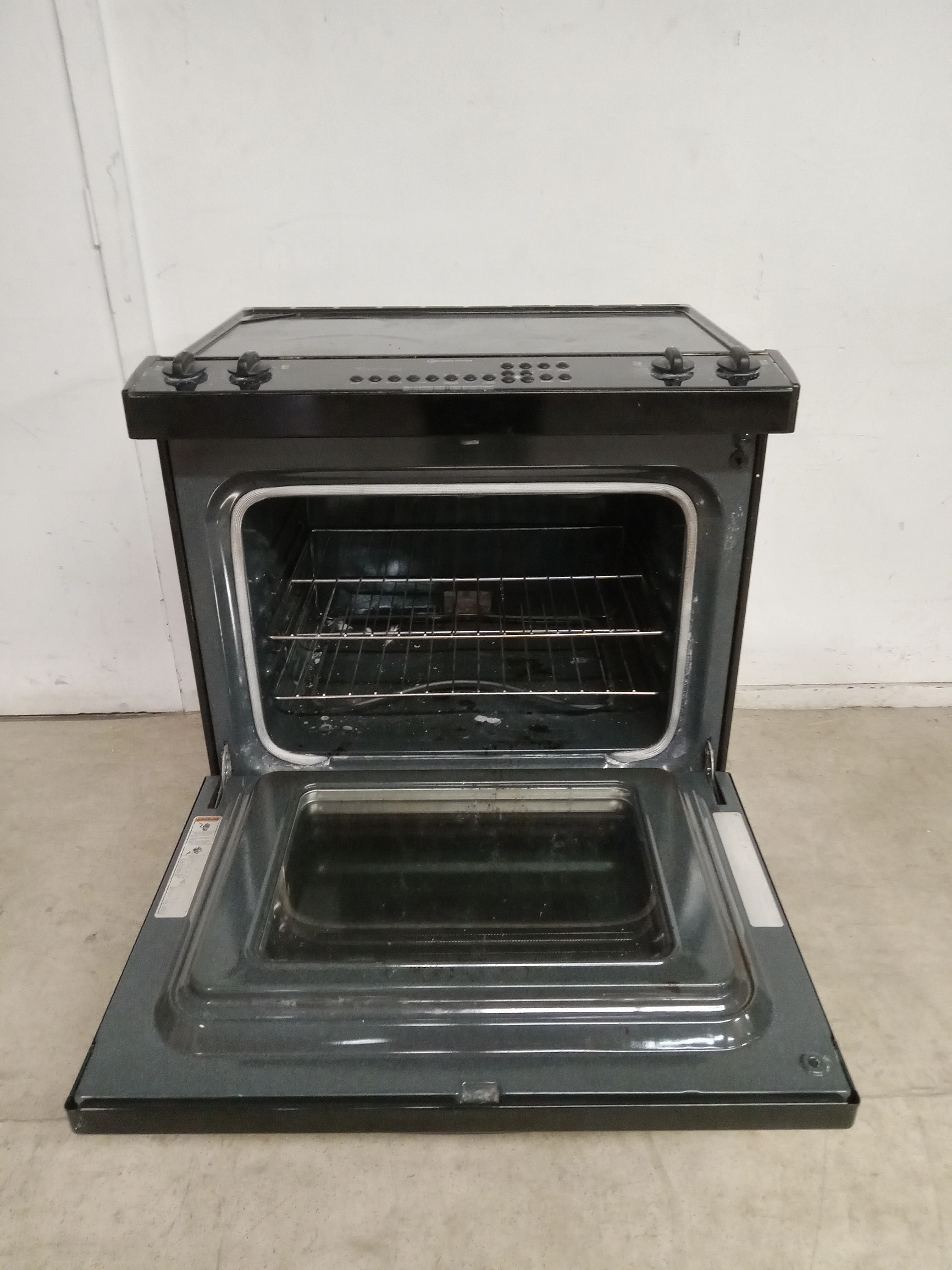 30"W Black Whirlpool Gold Electric Stove - Image 2
