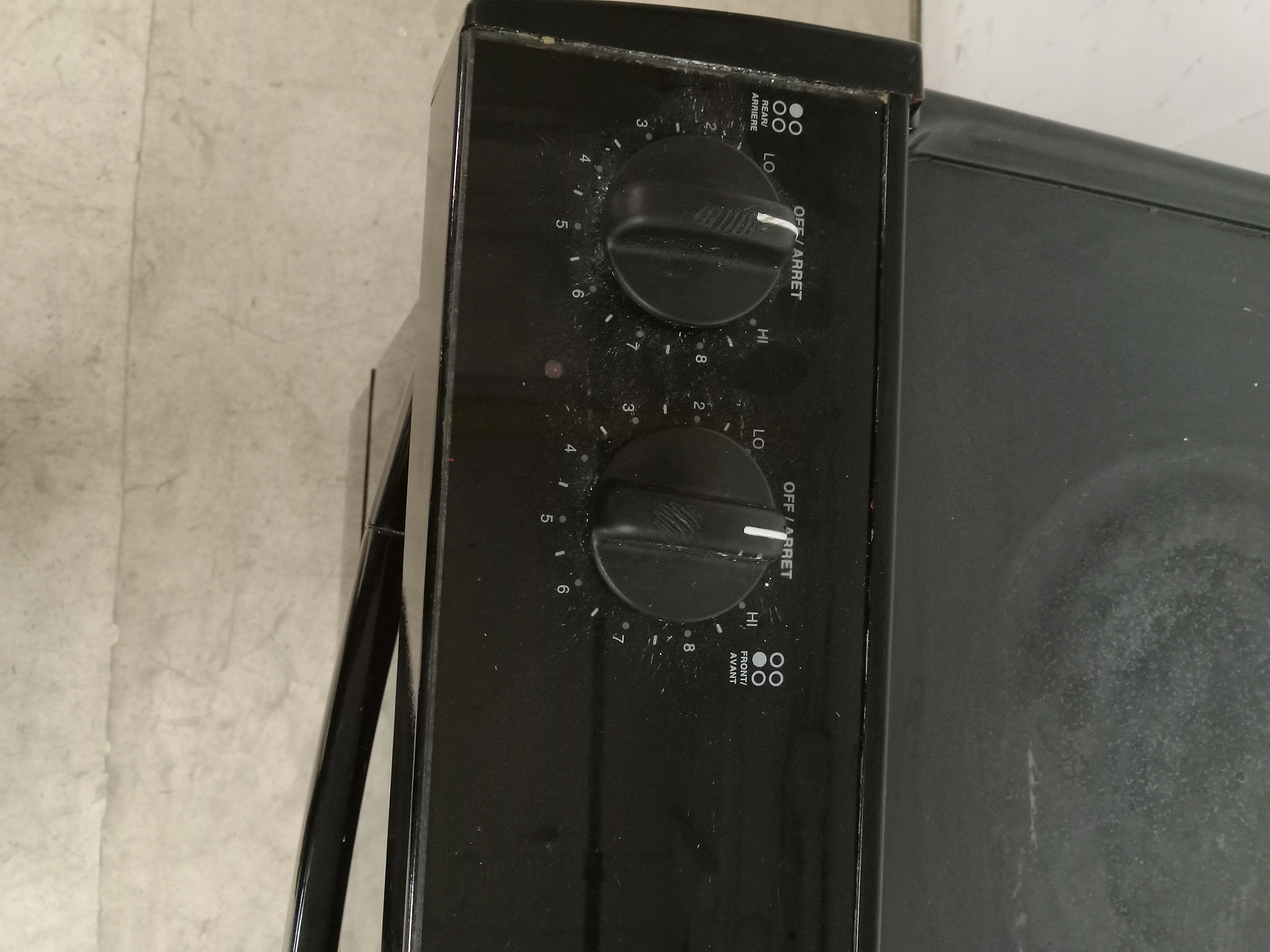 30"W Black Whirlpool Gold Electric Stove - Image 8