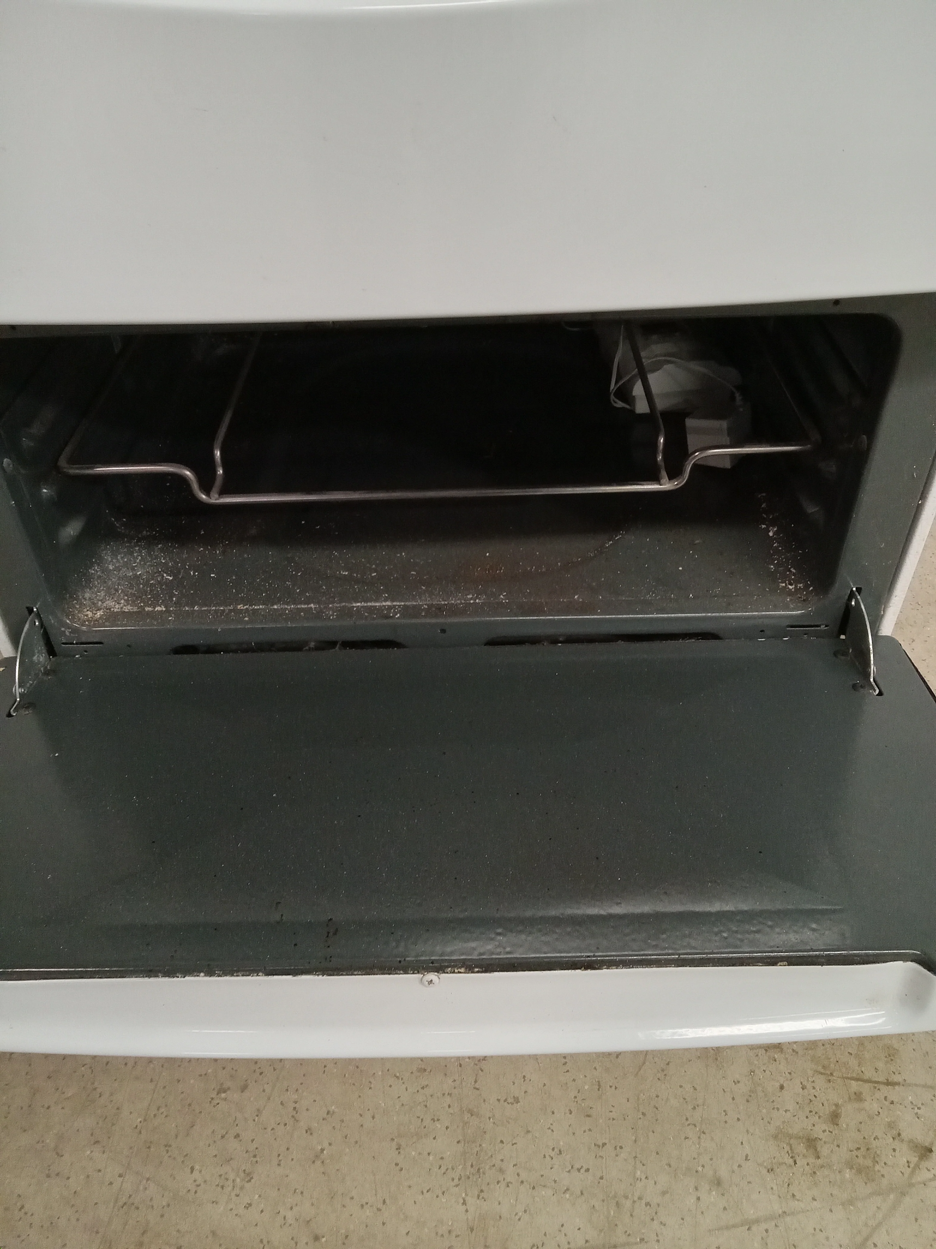 24"W General Electric White Gas Stove - Image 4