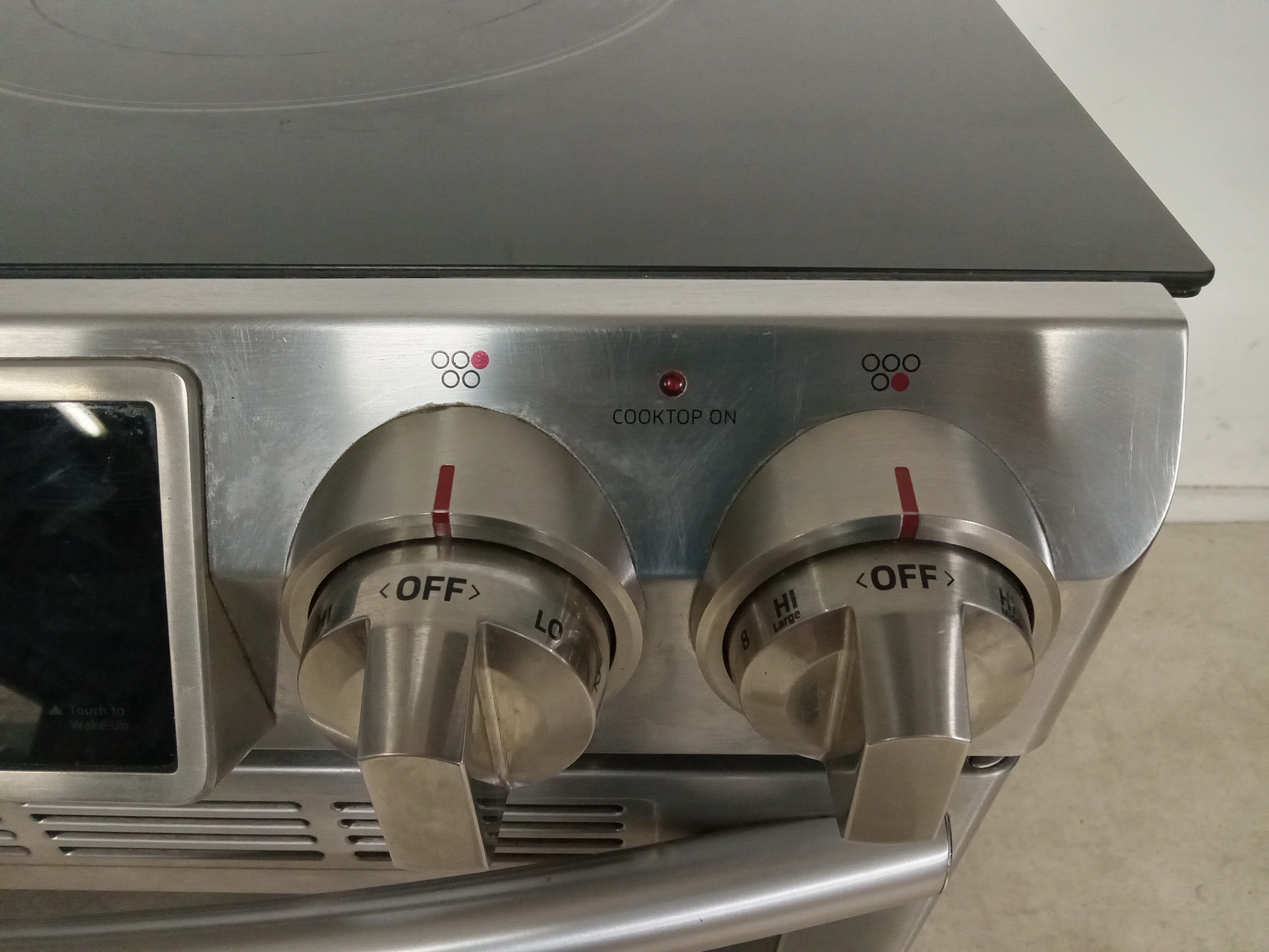 31"W Samsung Electric Range - Image 6