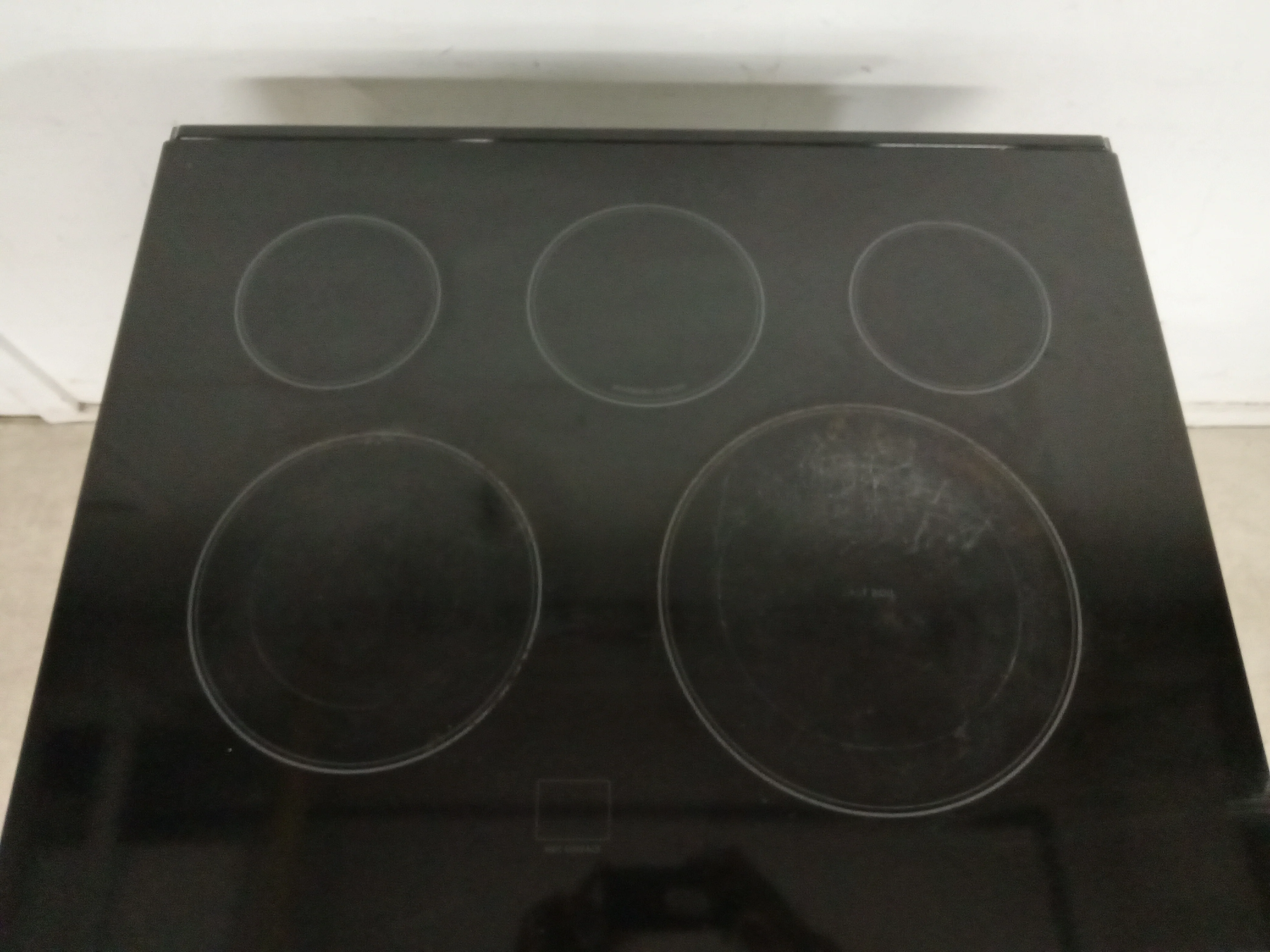 31"W Samsung Electric Range - Image 7