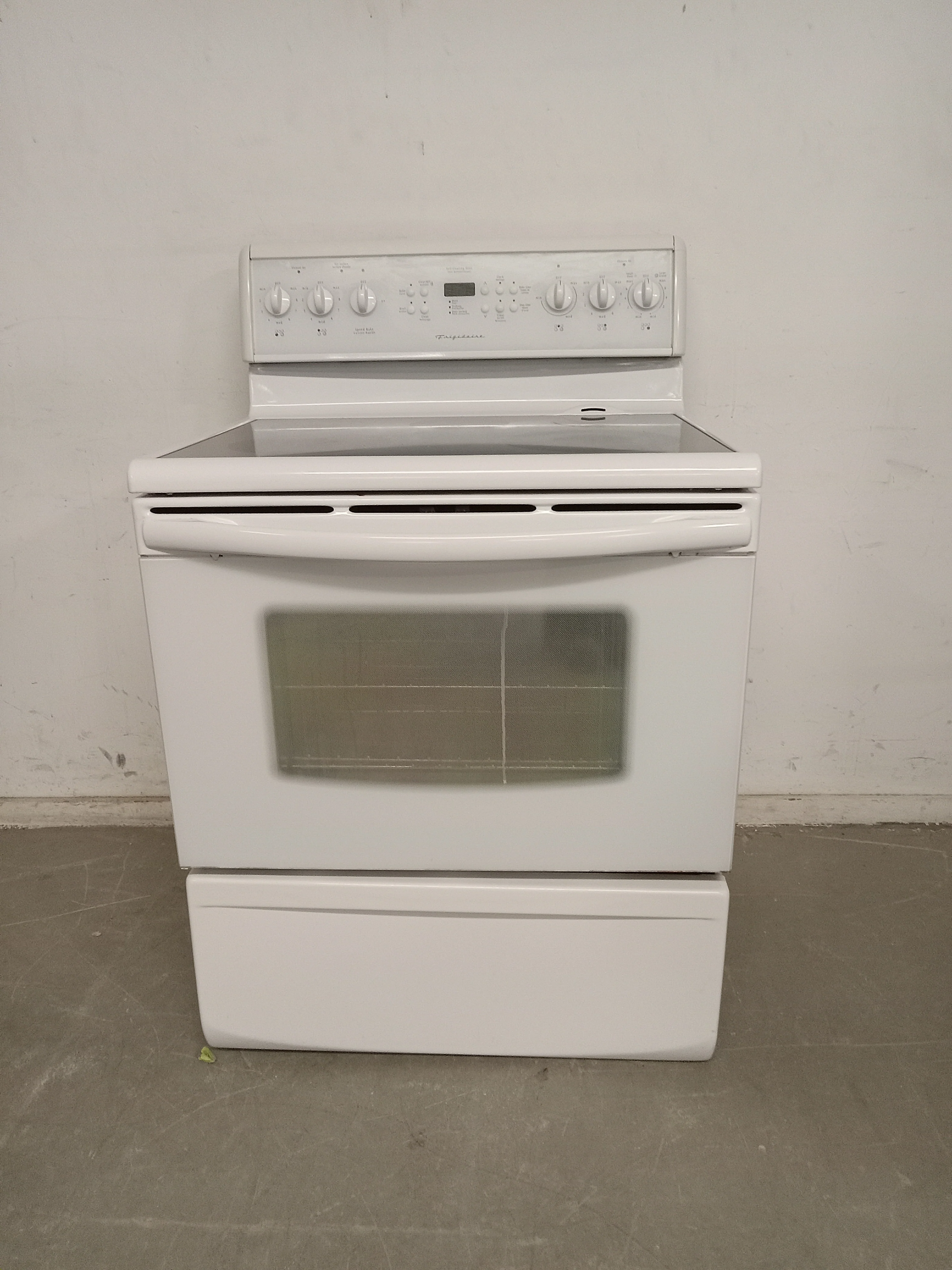 FRIGIDAIRE Self Cleaning Electric Oven