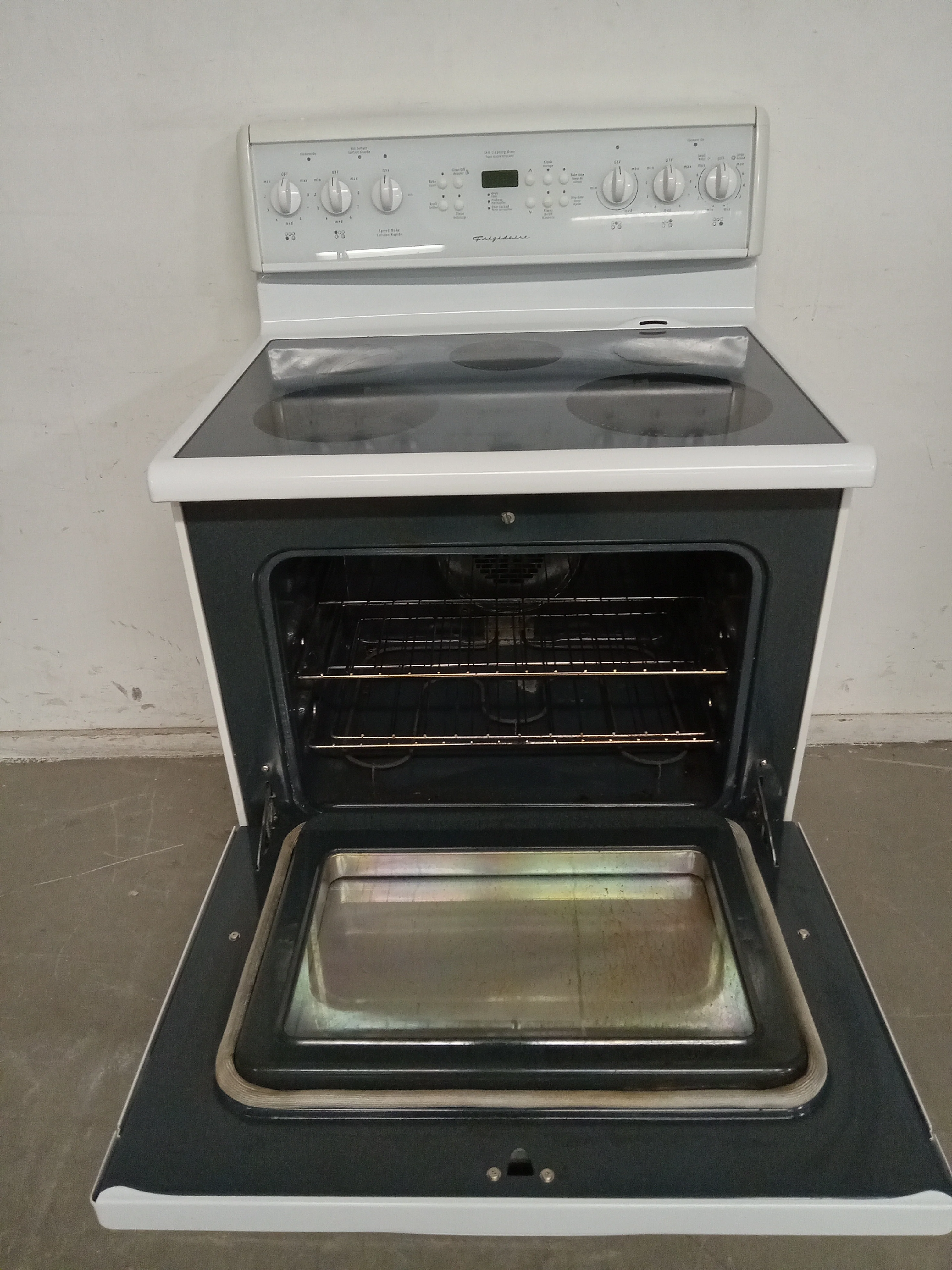 FRIGIDAIRE Self Cleaning Electric Oven - Image 2
