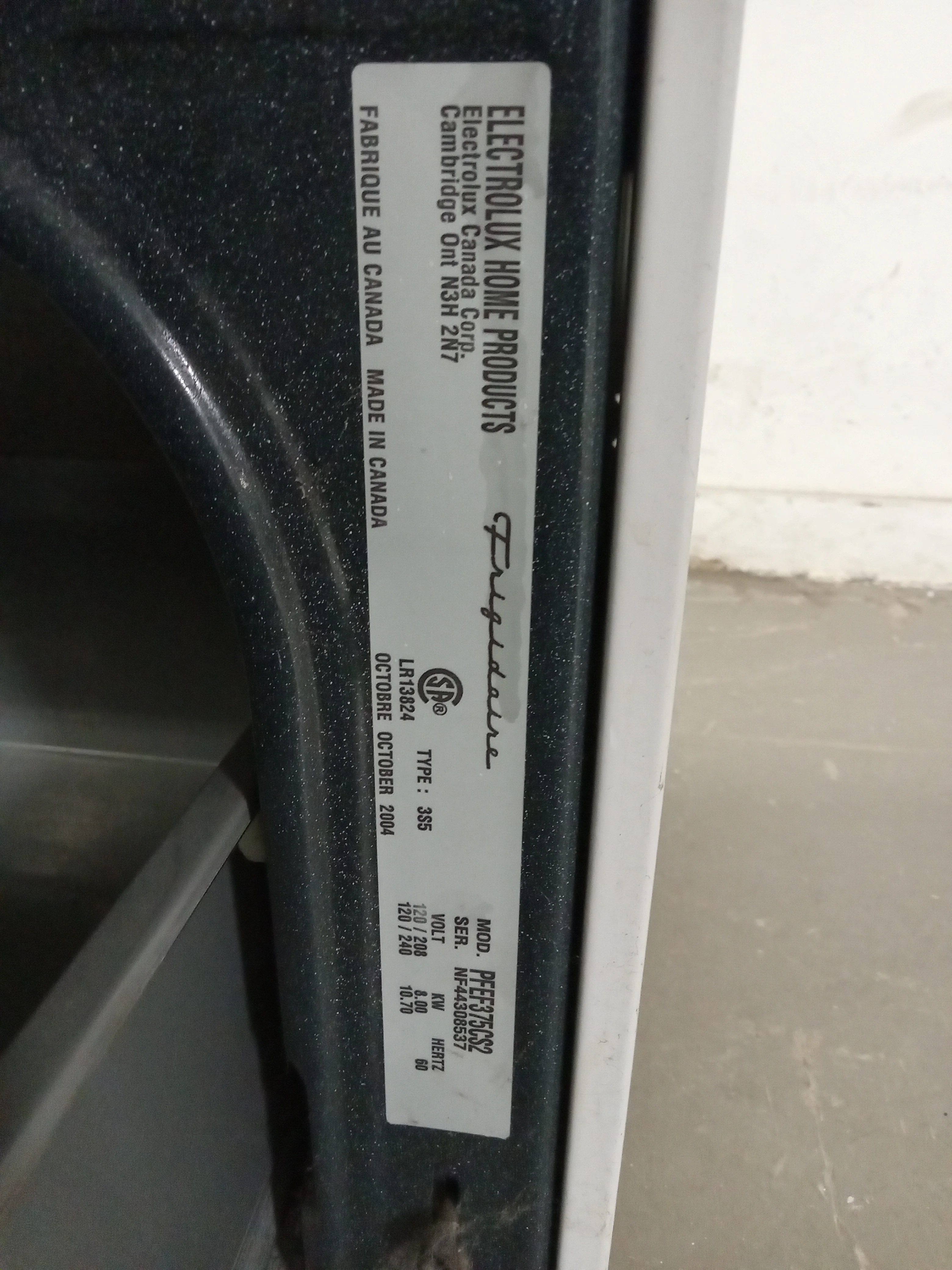 FRIGIDAIRE Self Cleaning Electric Oven - Image 5