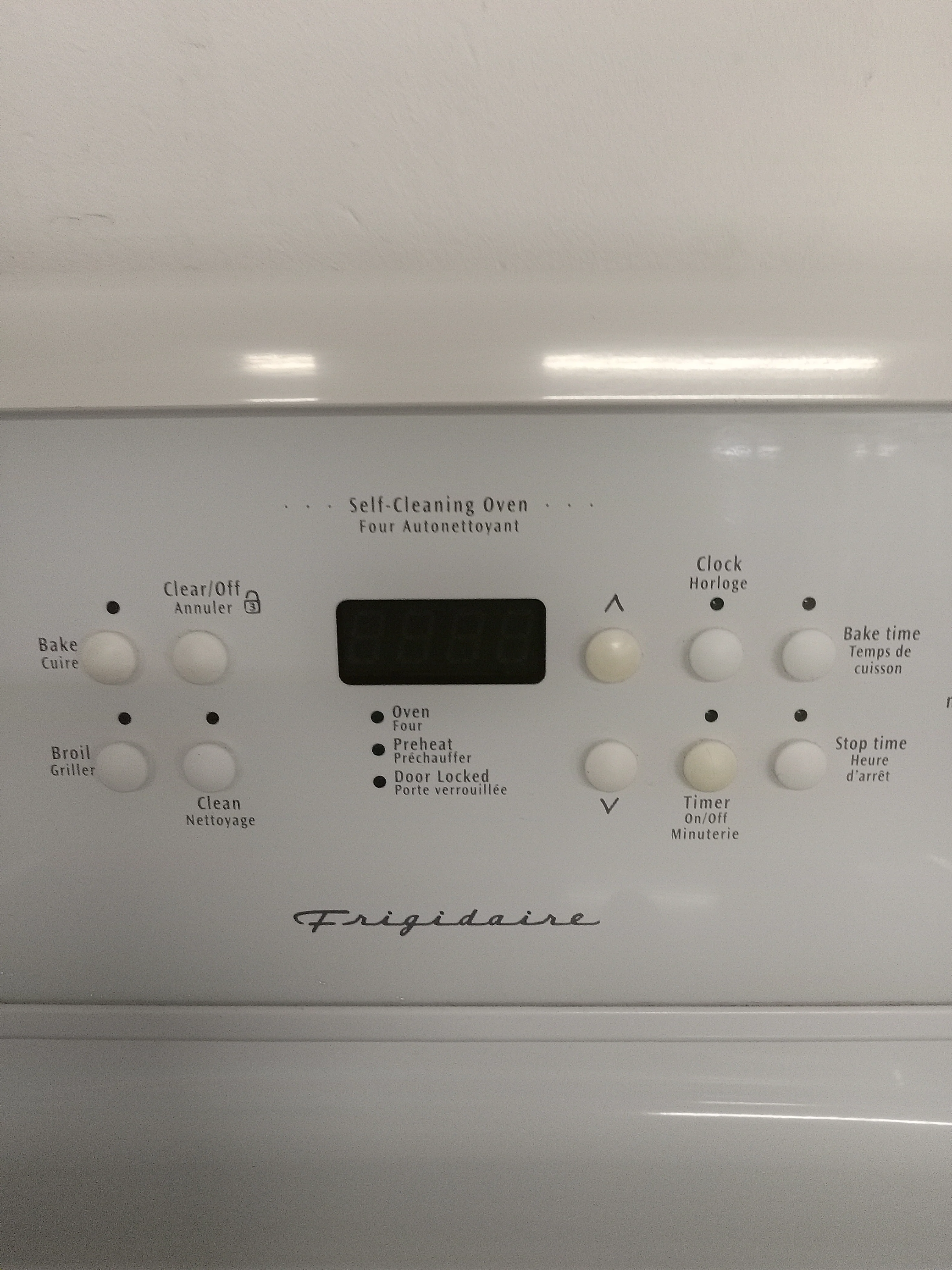 FRIGIDAIRE Self Cleaning Electric Oven - Image 7