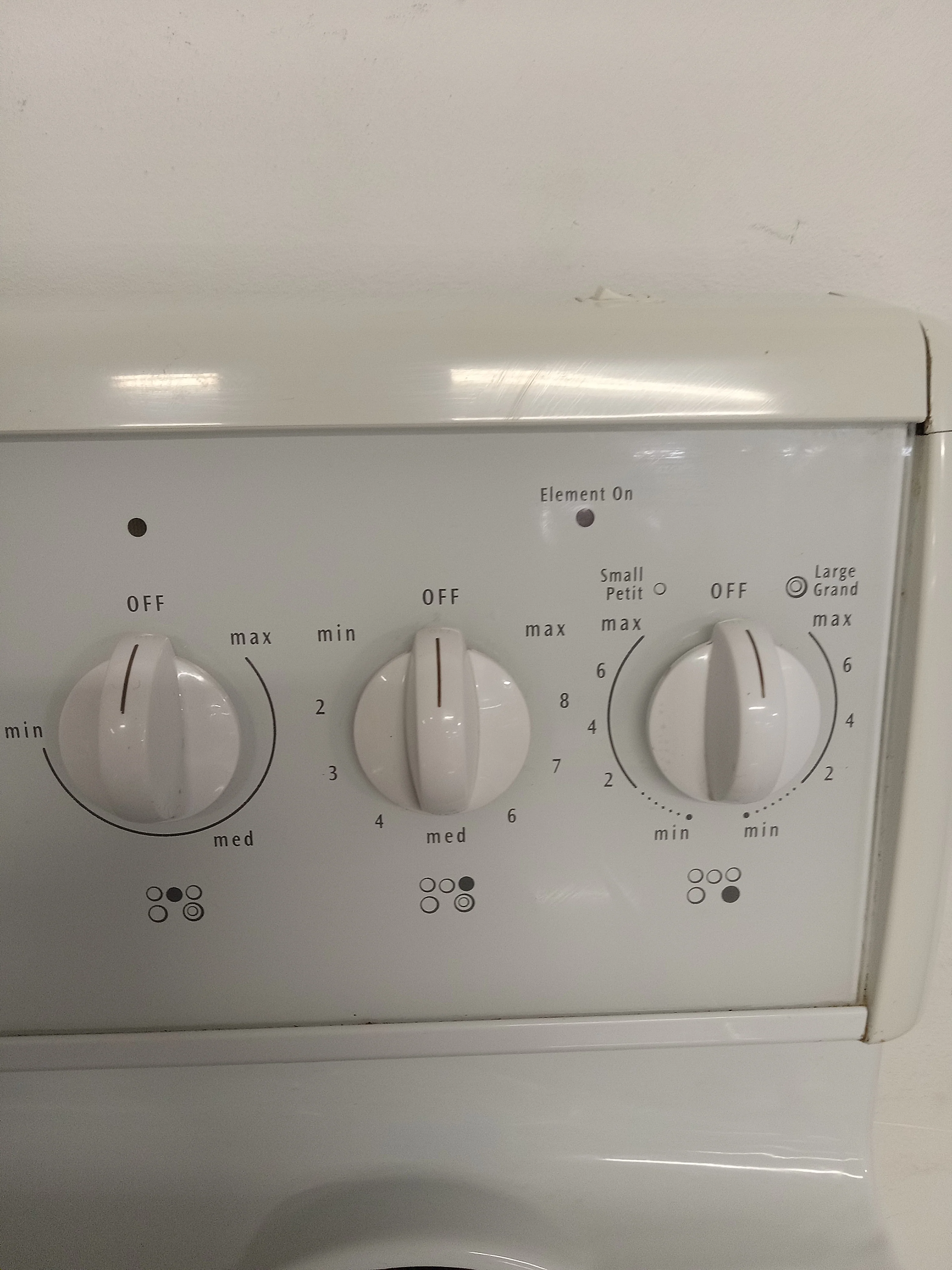 FRIGIDAIRE Self Cleaning Electric Oven - Image 8