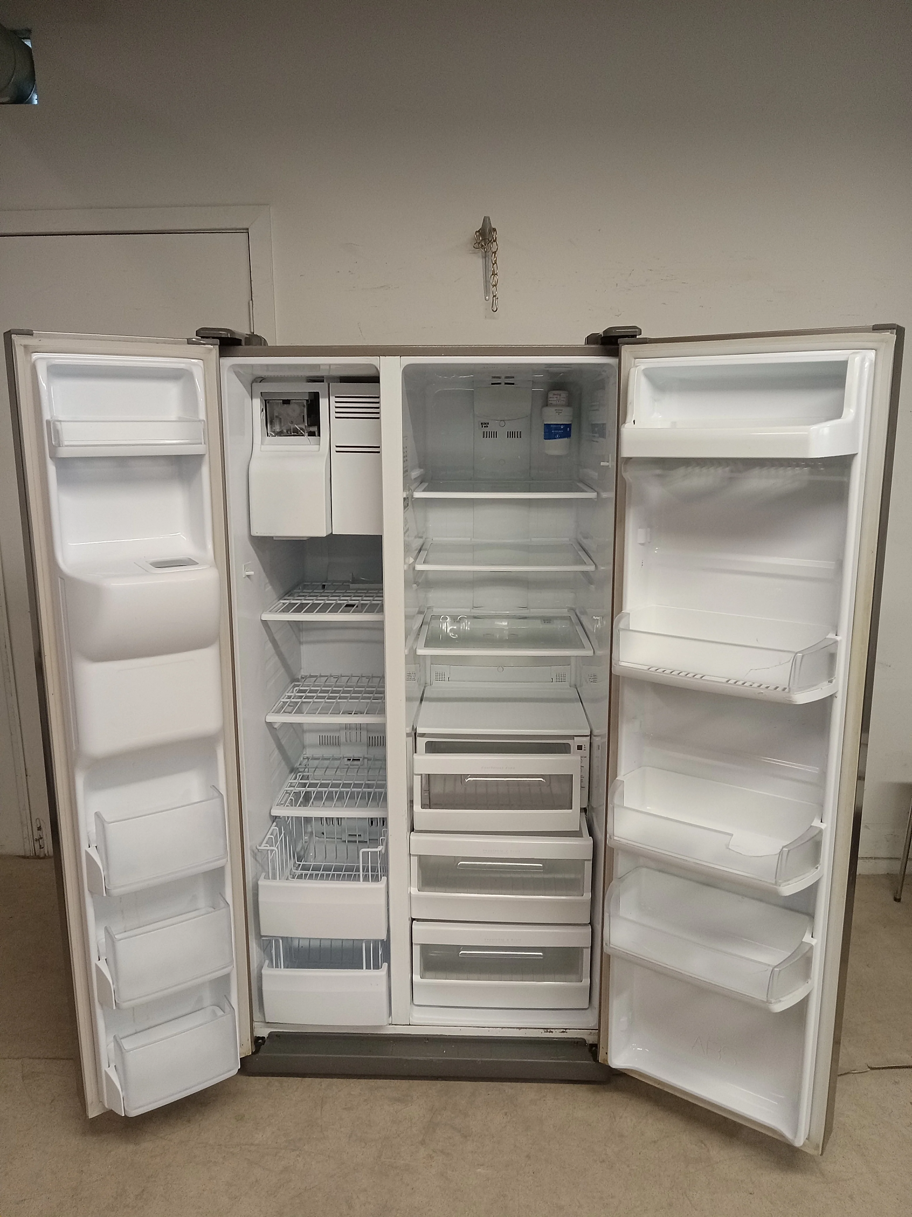 36"W Samsung Side by Side Refrigerator - Image 2