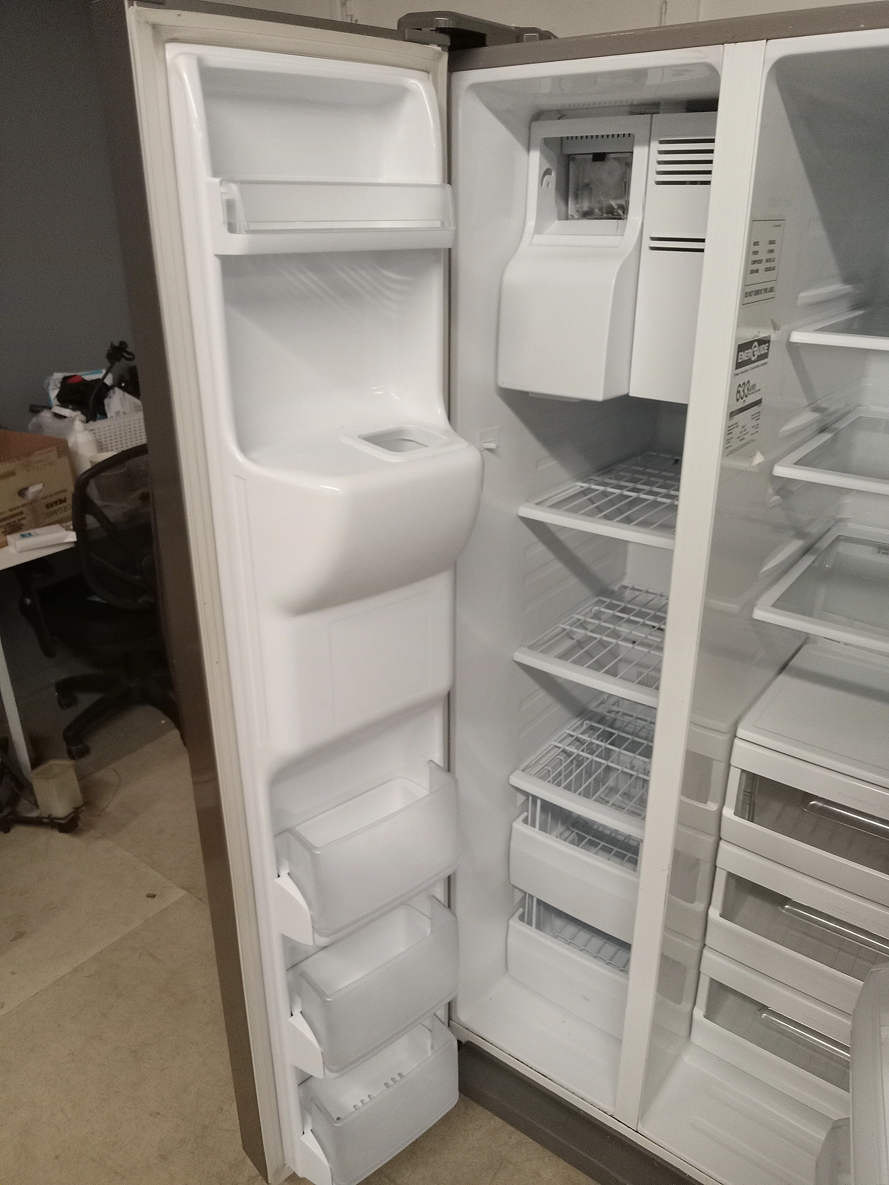 36"W Samsung Side by Side Refrigerator - Image 4