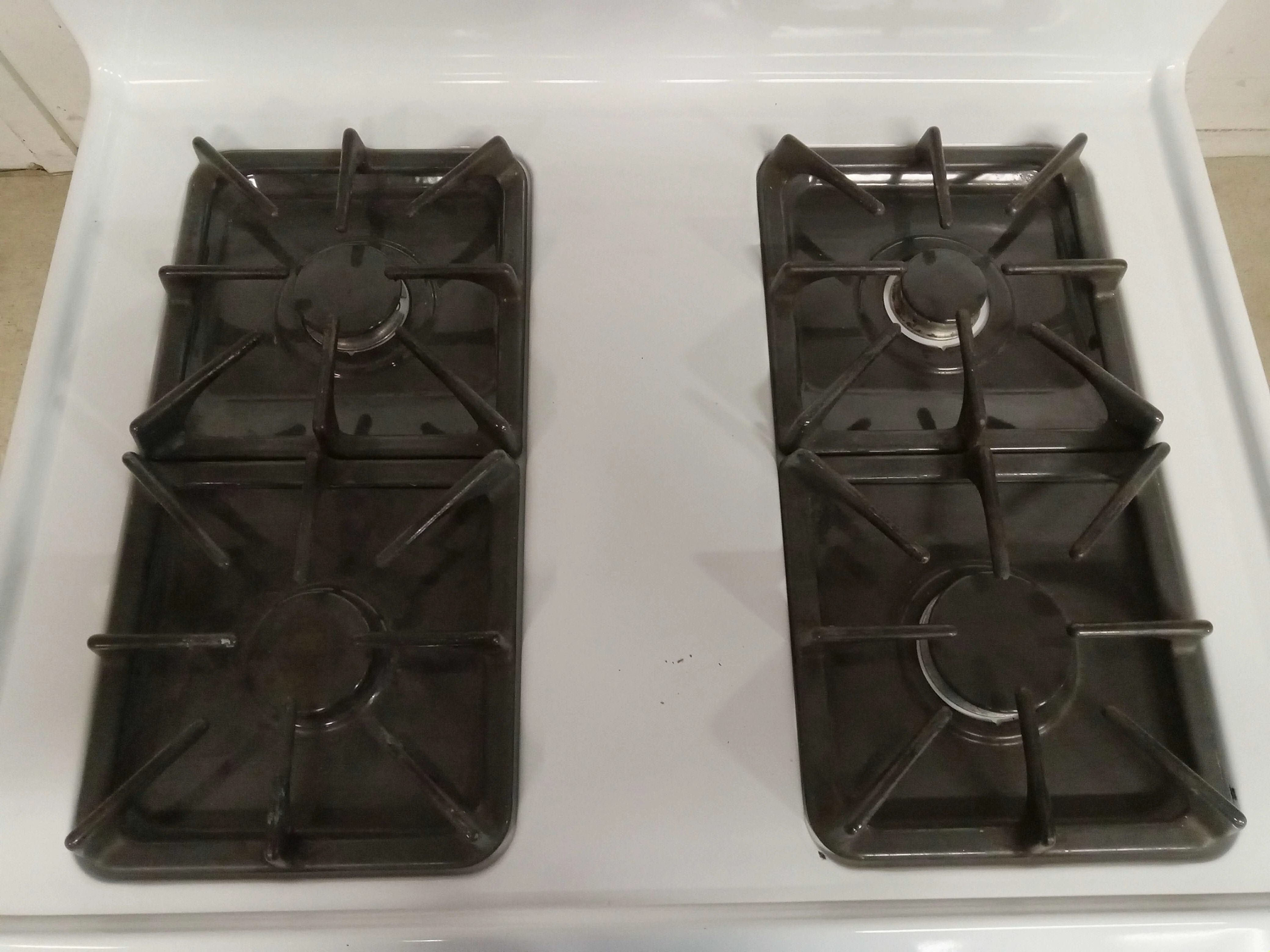 30"W White Kenmore Gas Range - Image 4