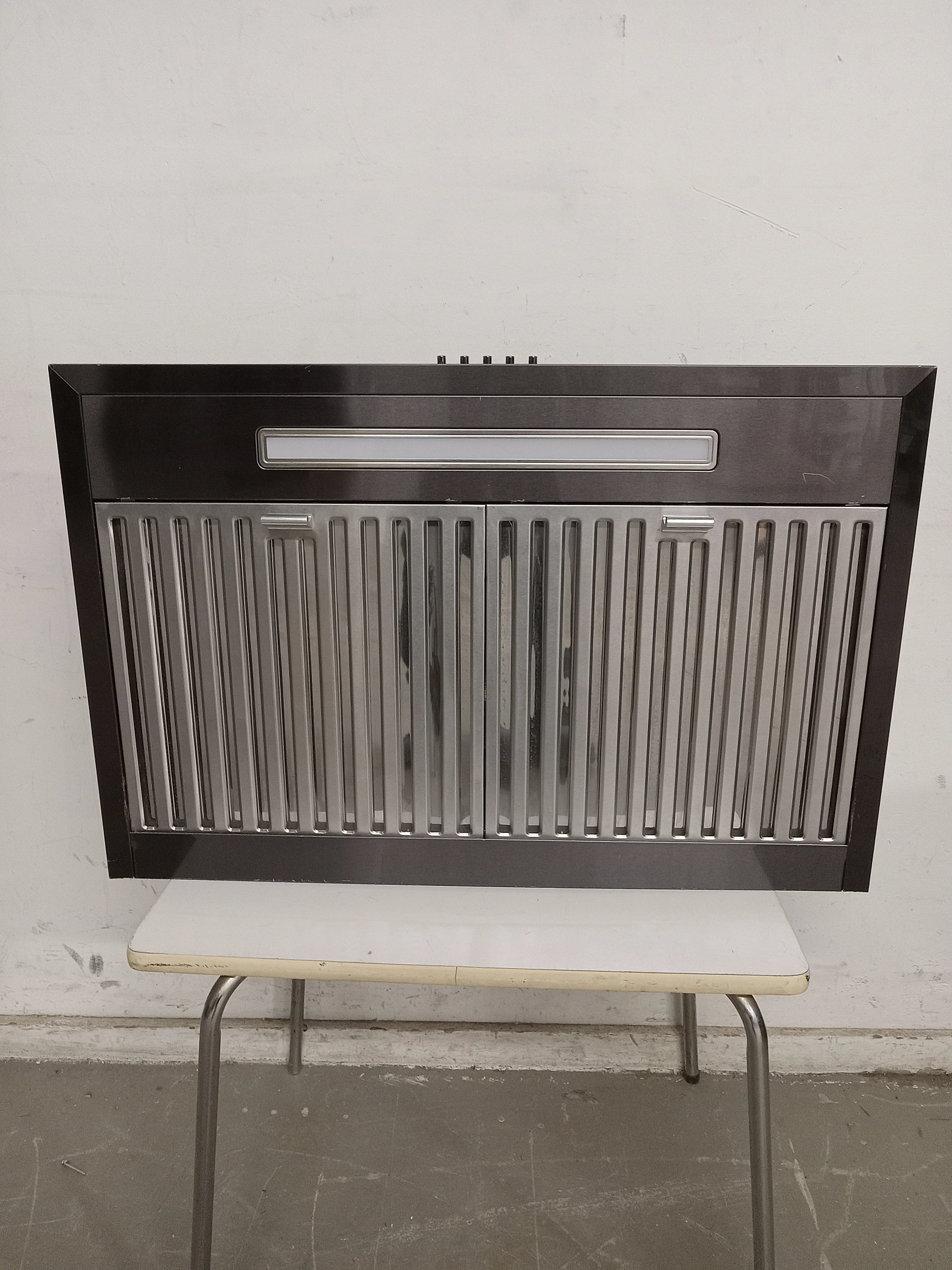 30" Vissani Black Stainless Steel Wall Mount Range Hood