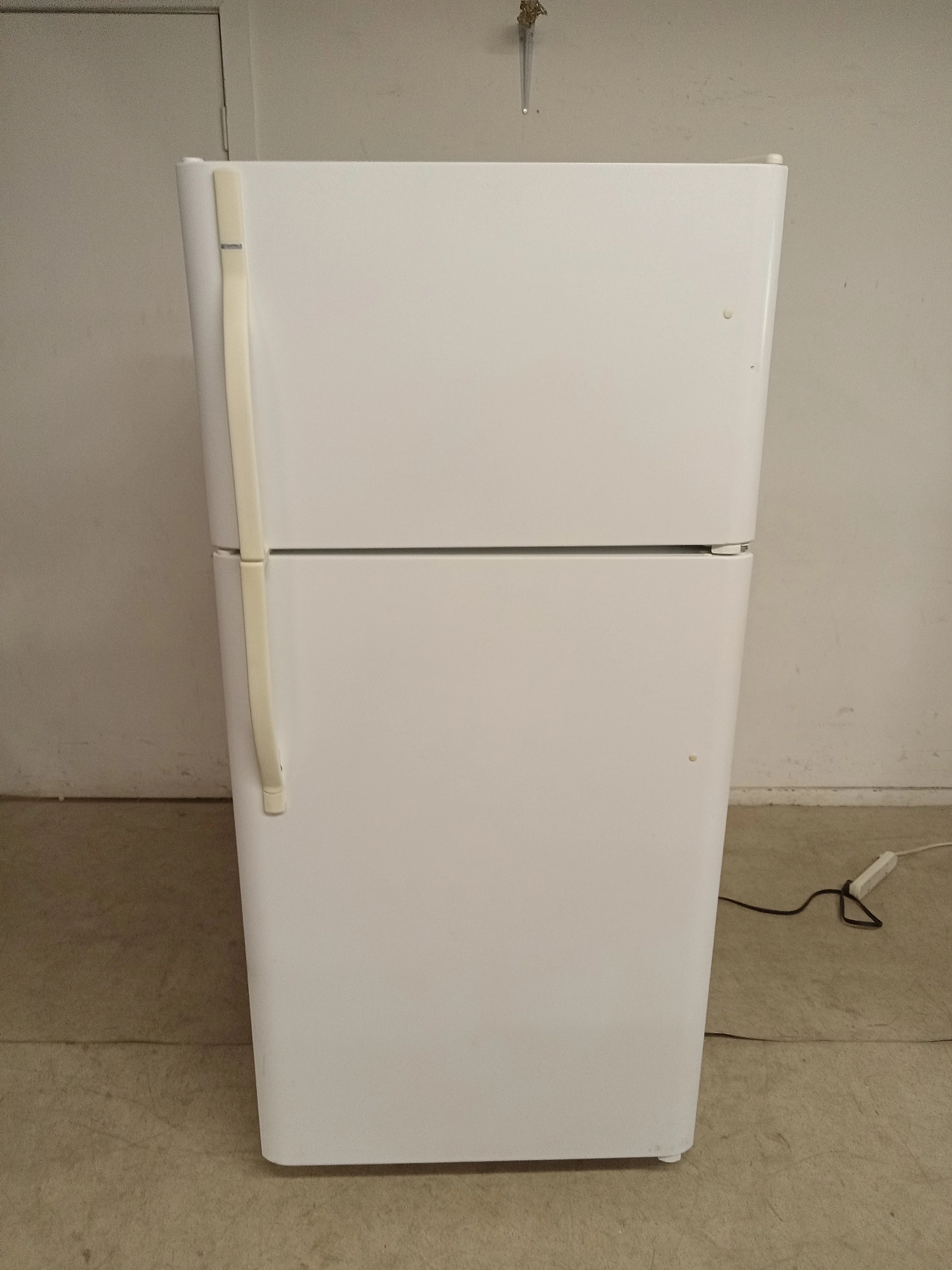 29.5"W White Kenmore Refrigerator