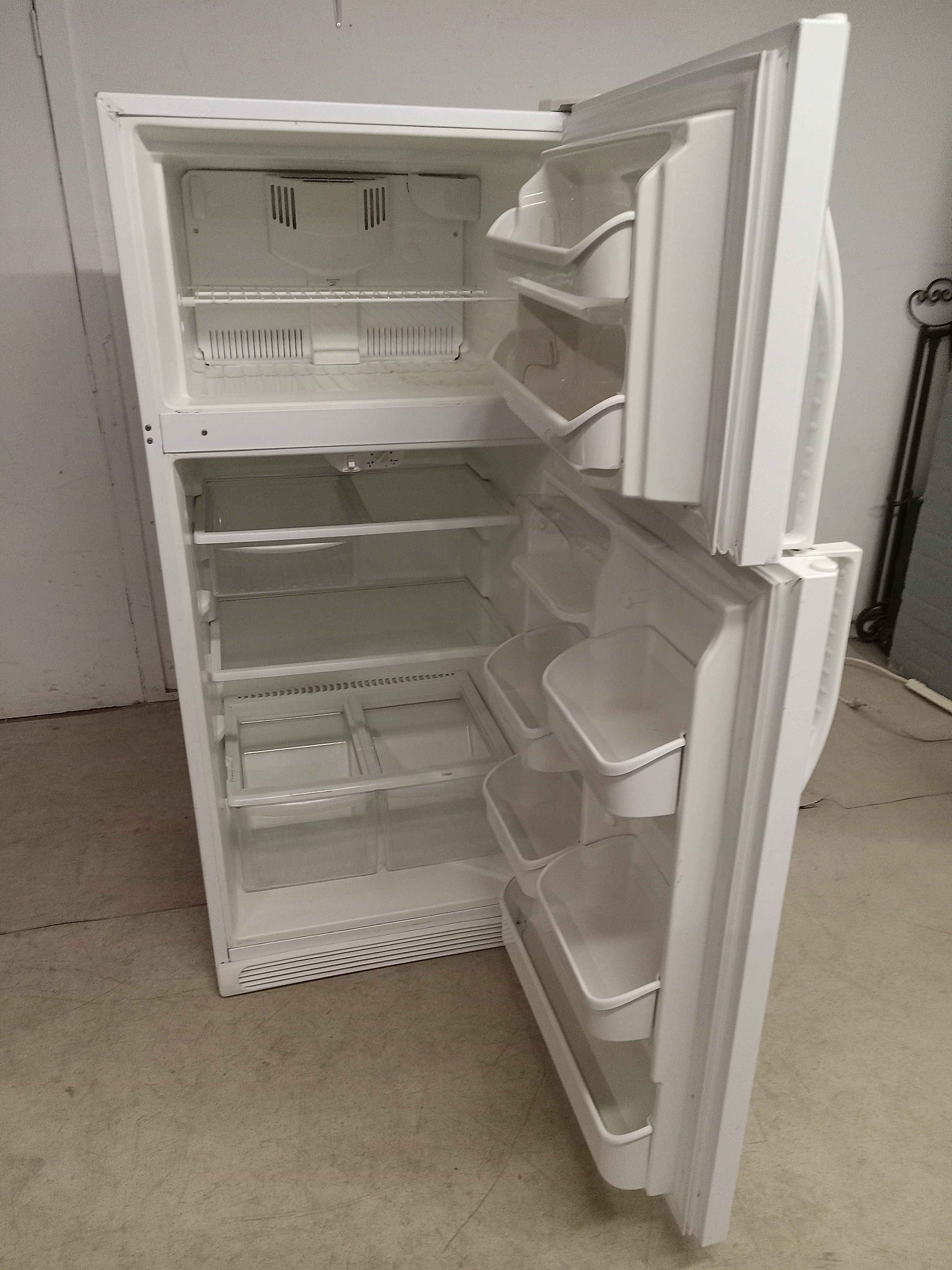 29.5"W White Kenmore Refrigerator - Image 2