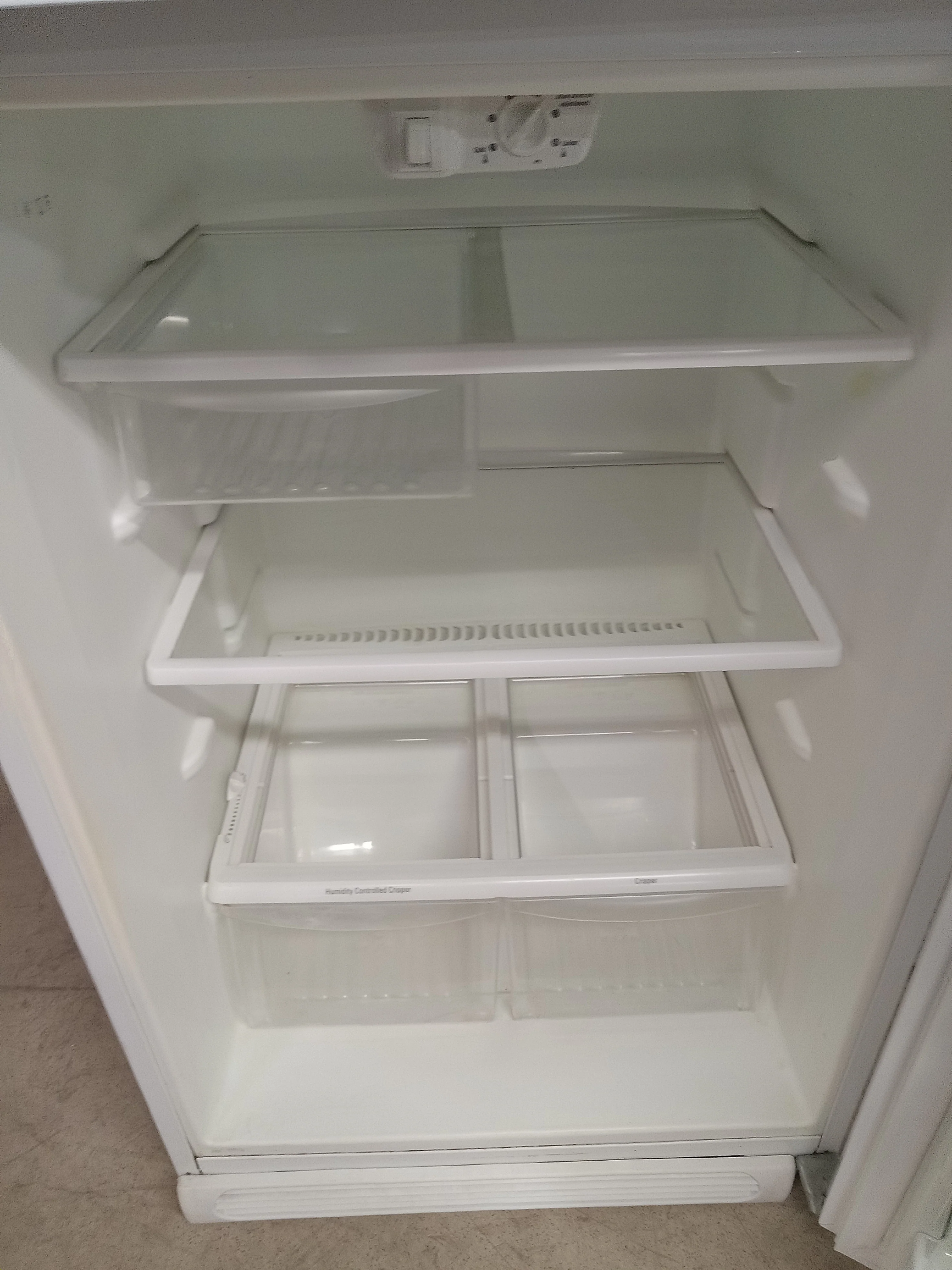 29.5"W White Kenmore Refrigerator - Image 4