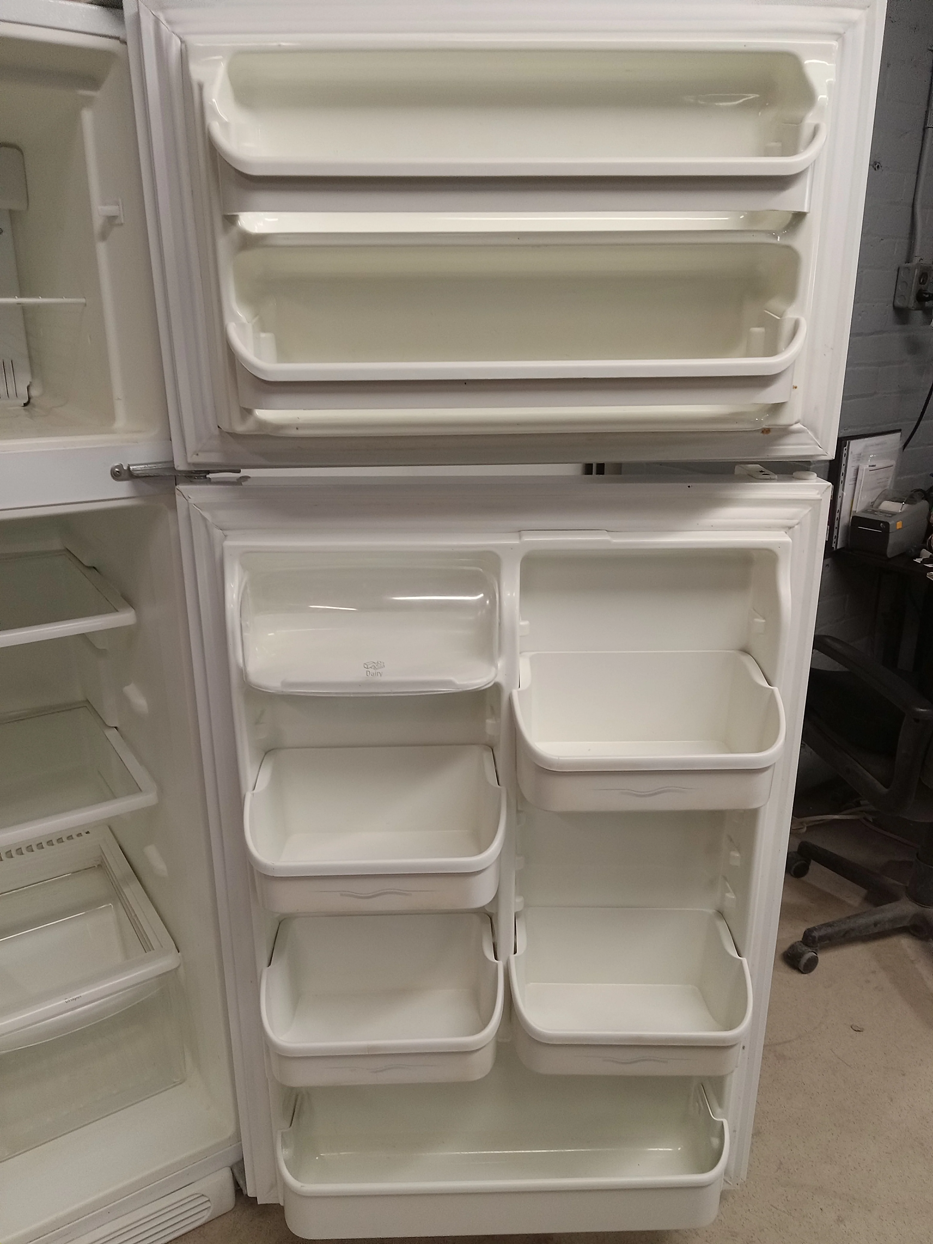 29.5"W White Kenmore Refrigerator - Image 5