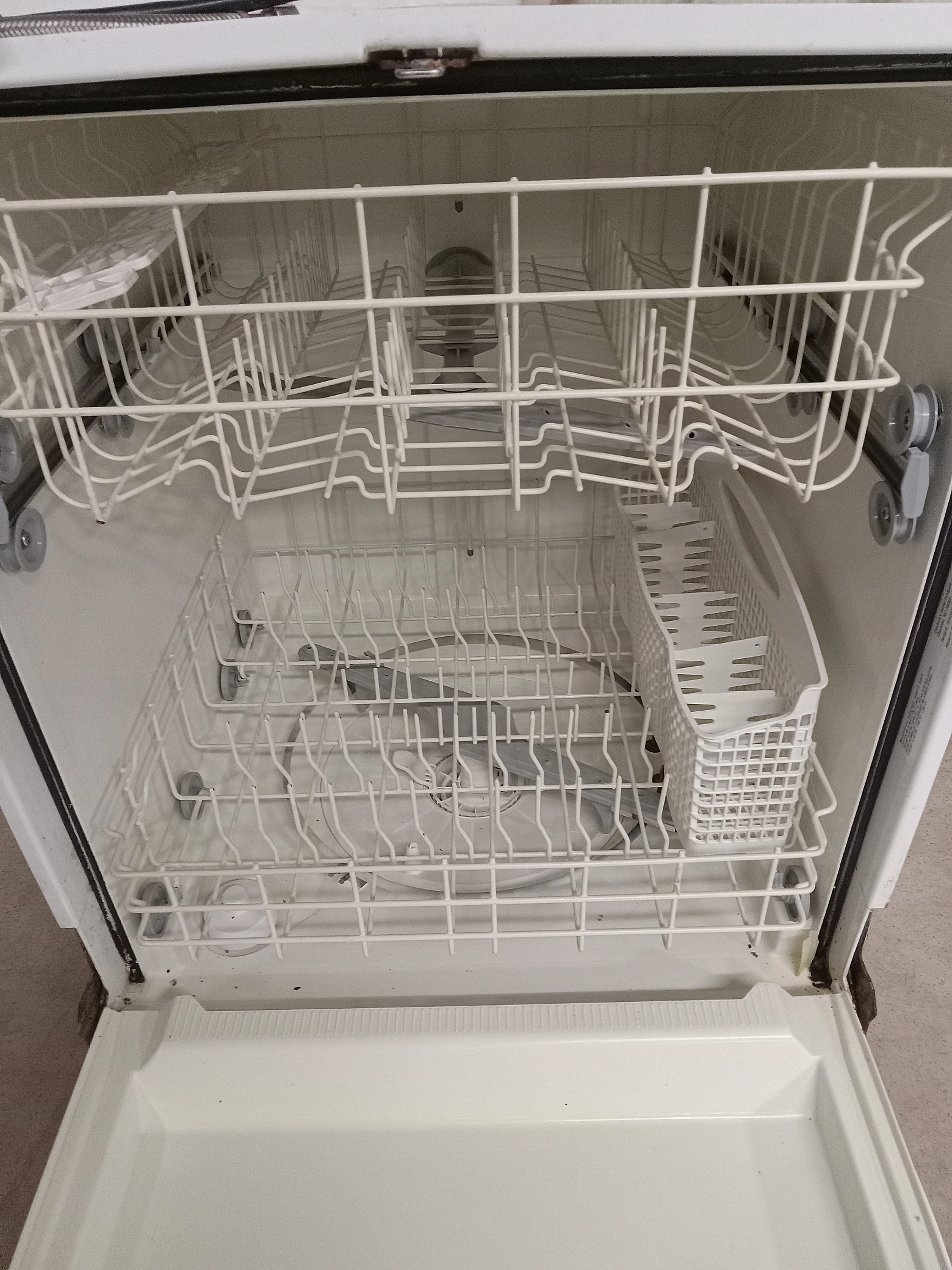 24"W Frigidaire Dishwasher - Image 4