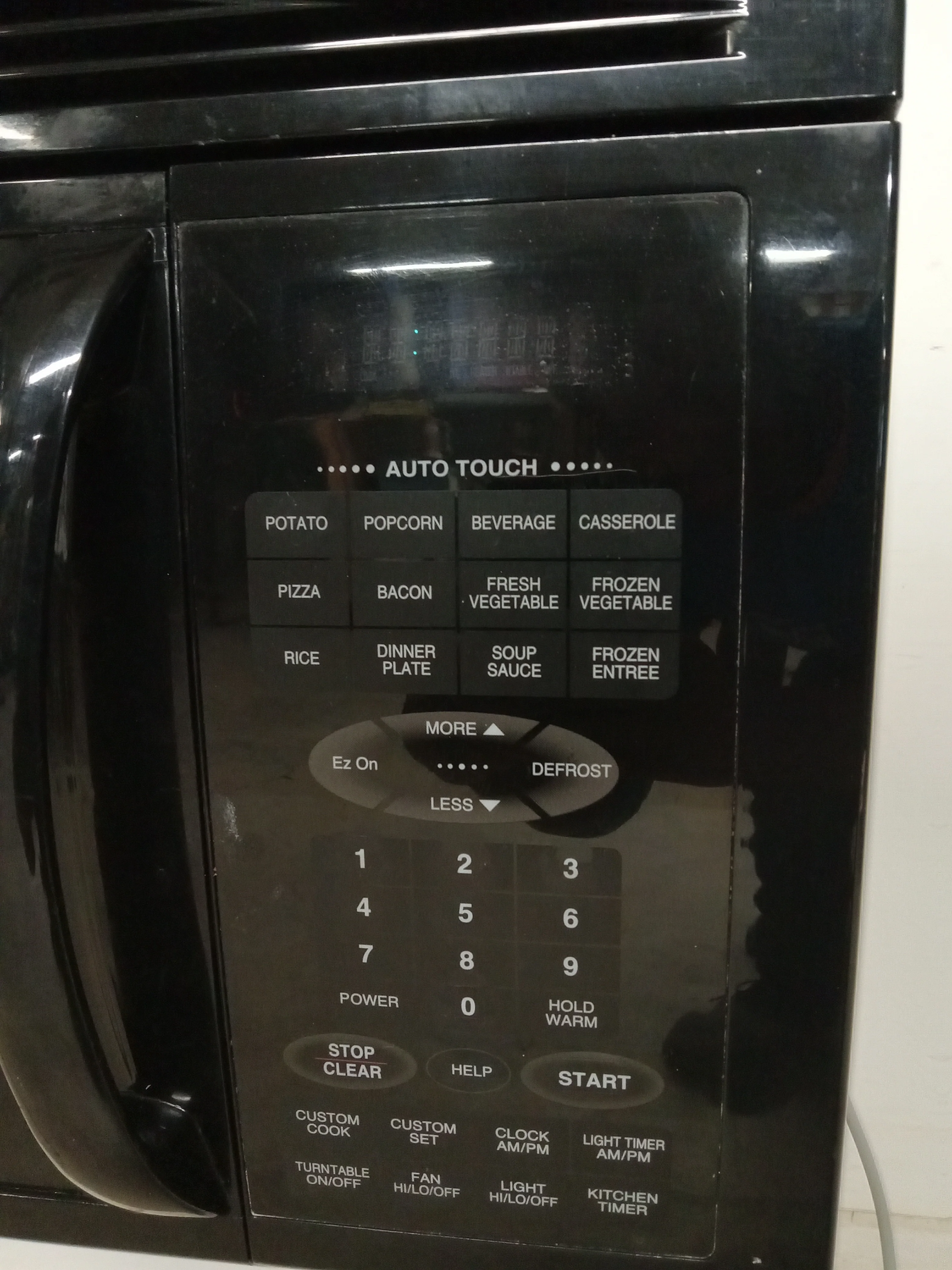 30"W LG Goldstar Over the Counter Microwave Oven - Image 3