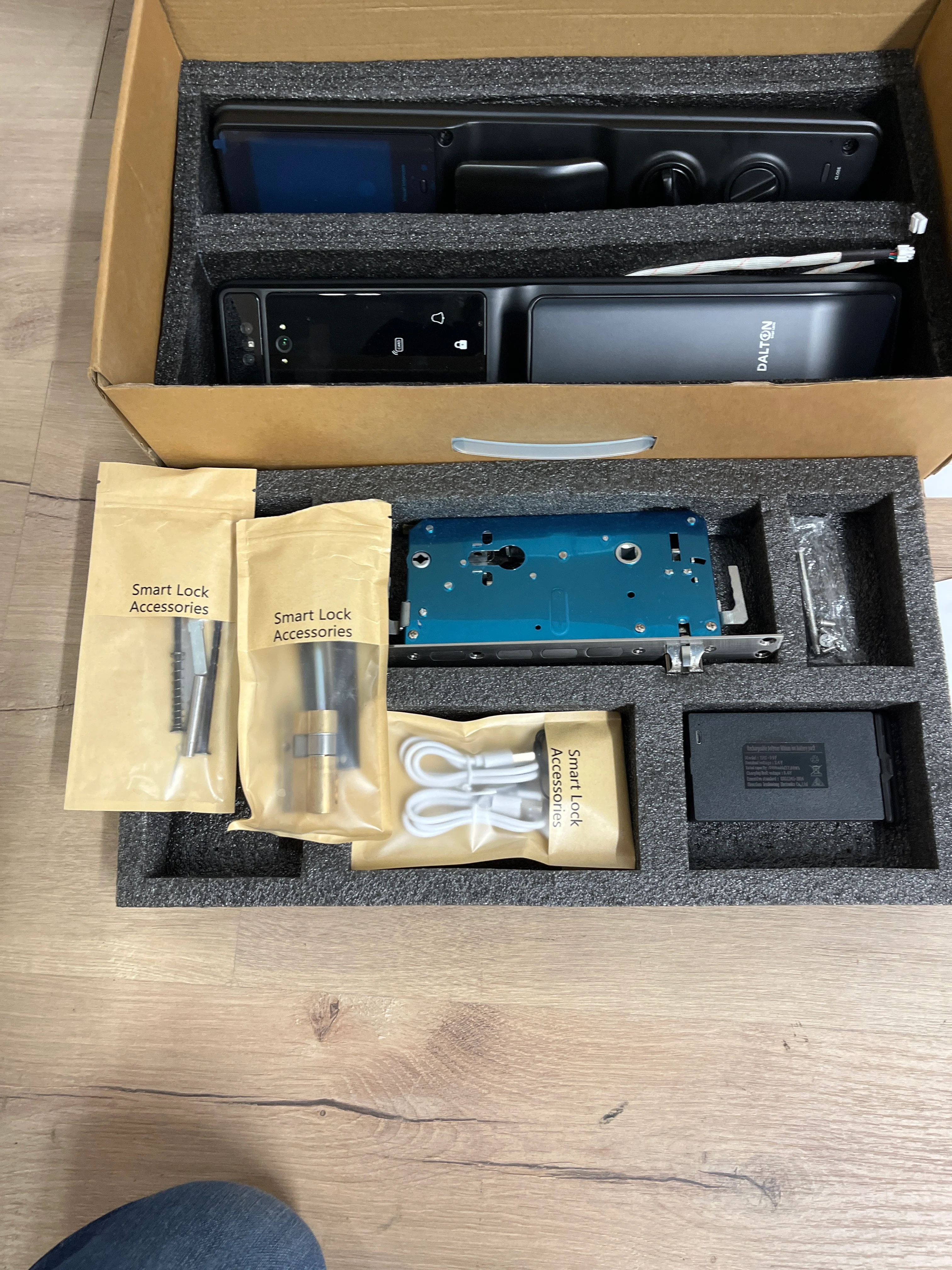 Dalton Smart Lock Fingerprint Wi-Fi Deadbolt Camera - Image 3