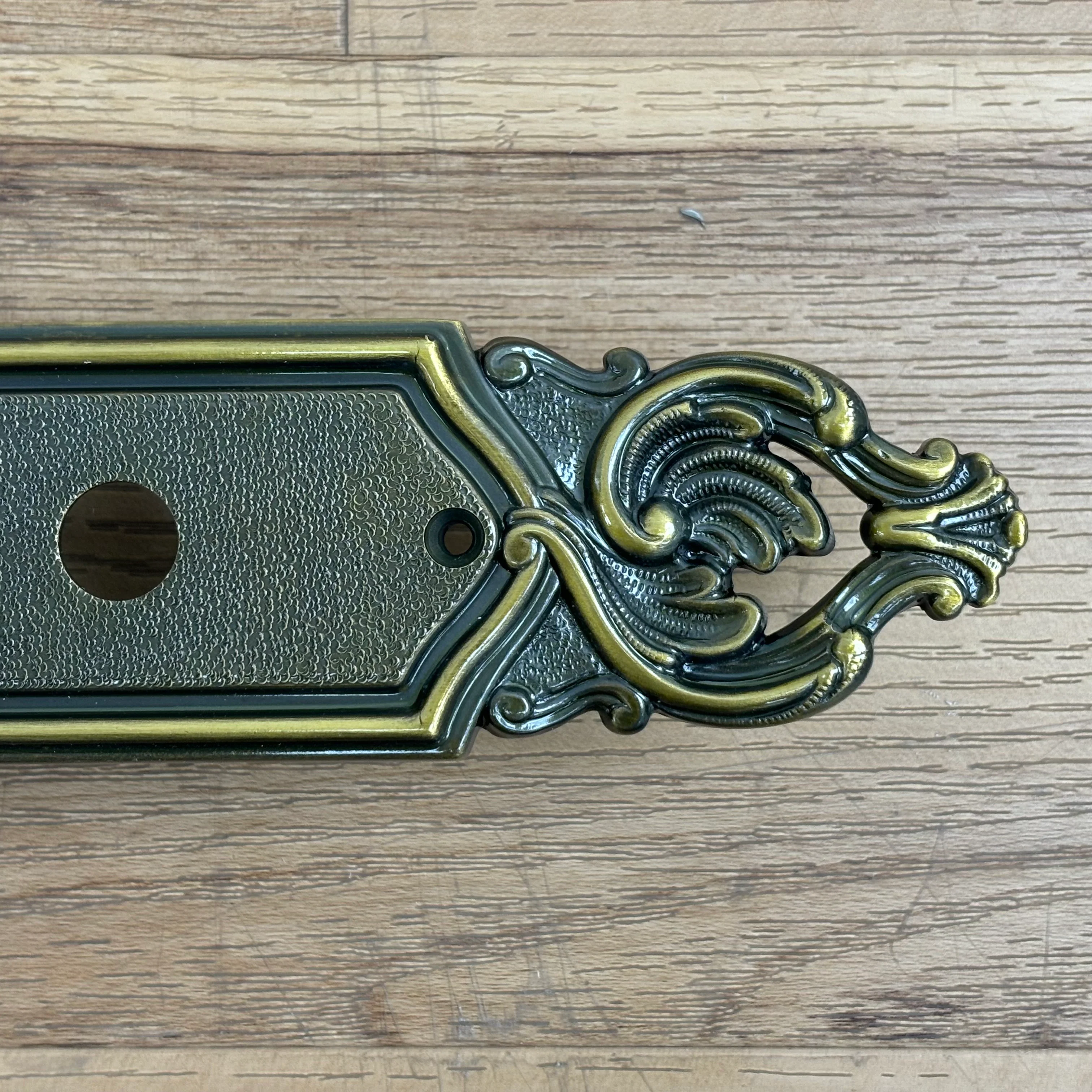 Flat Ornate Door Plate with Knob, 8525U59 - Image 4