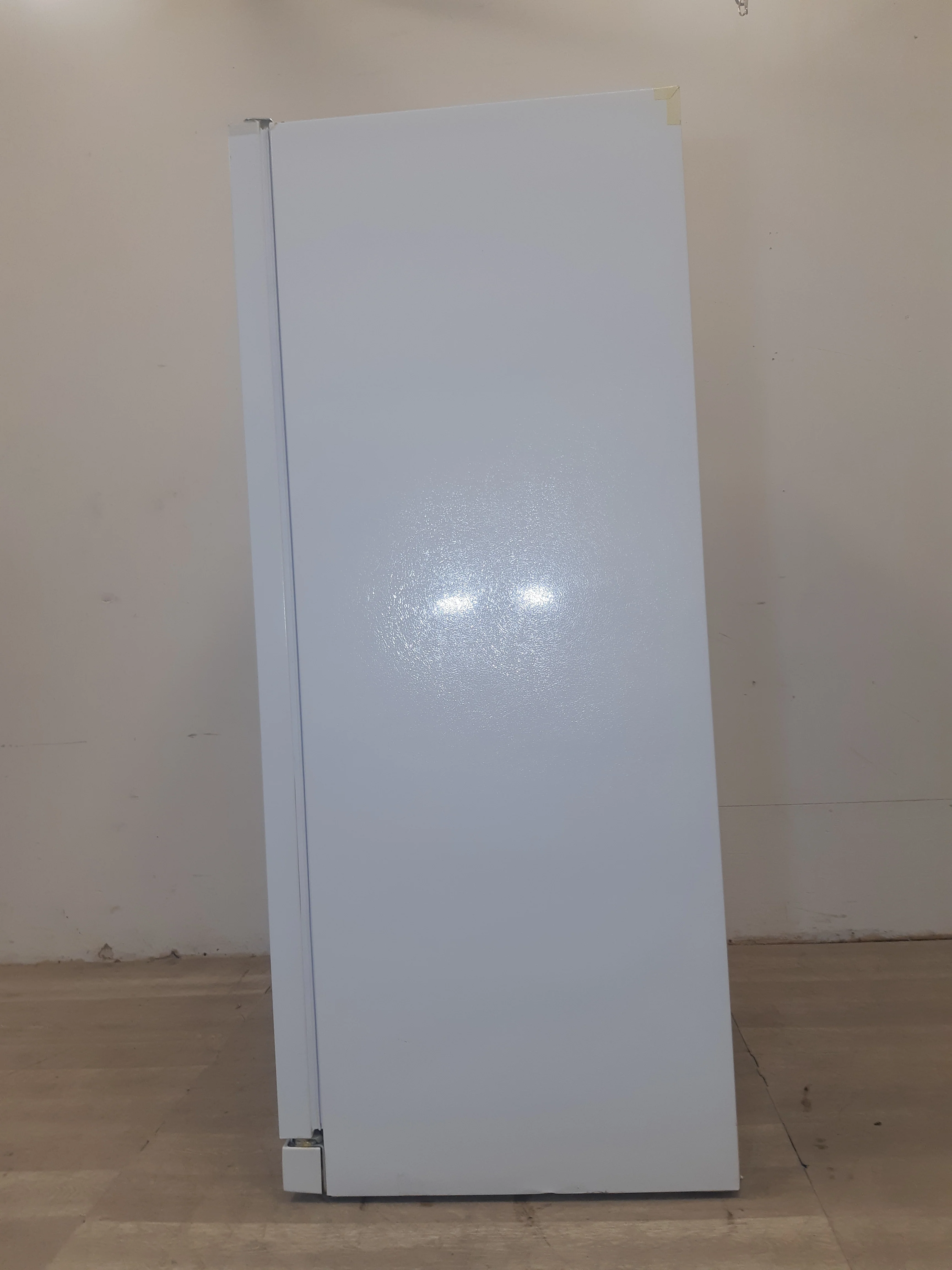 Frigidaire Deep Freezer - Image 5