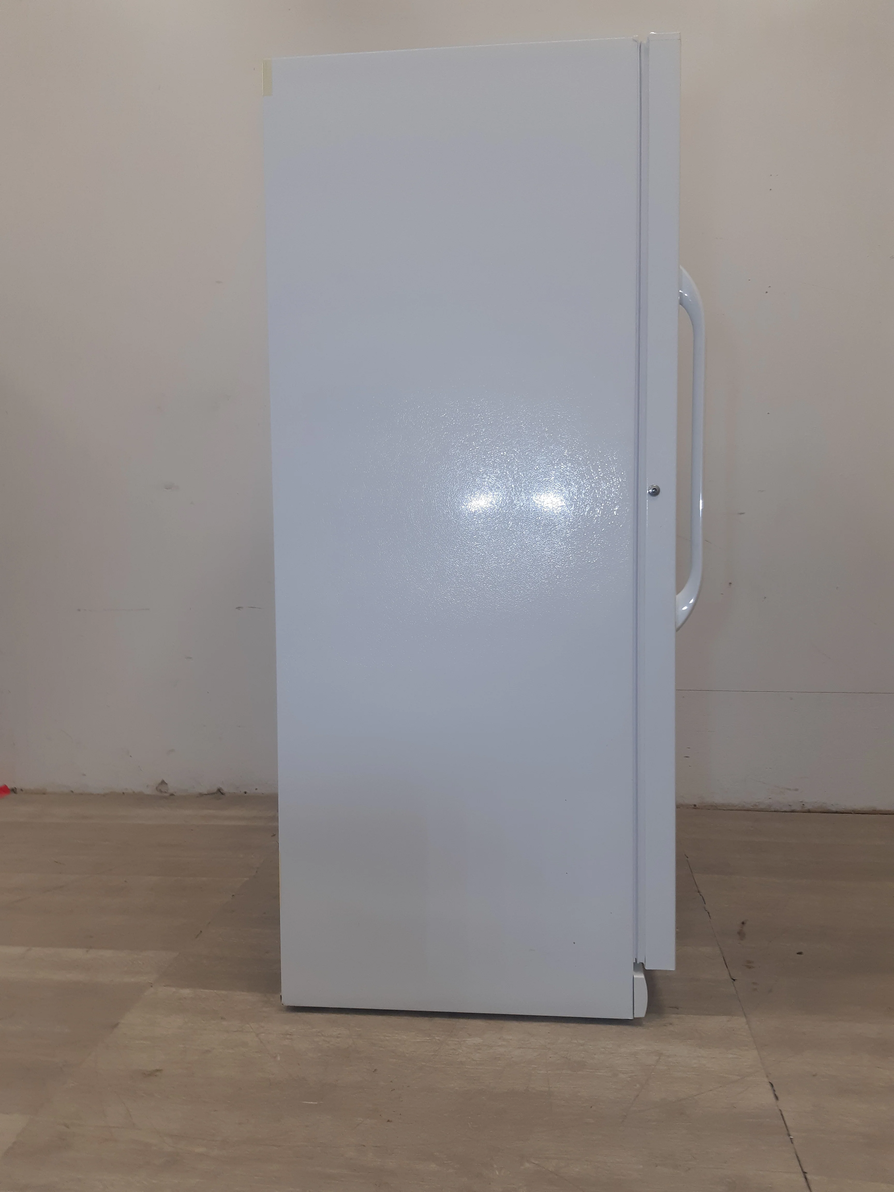 Frigidaire Deep Freezer - Image 6