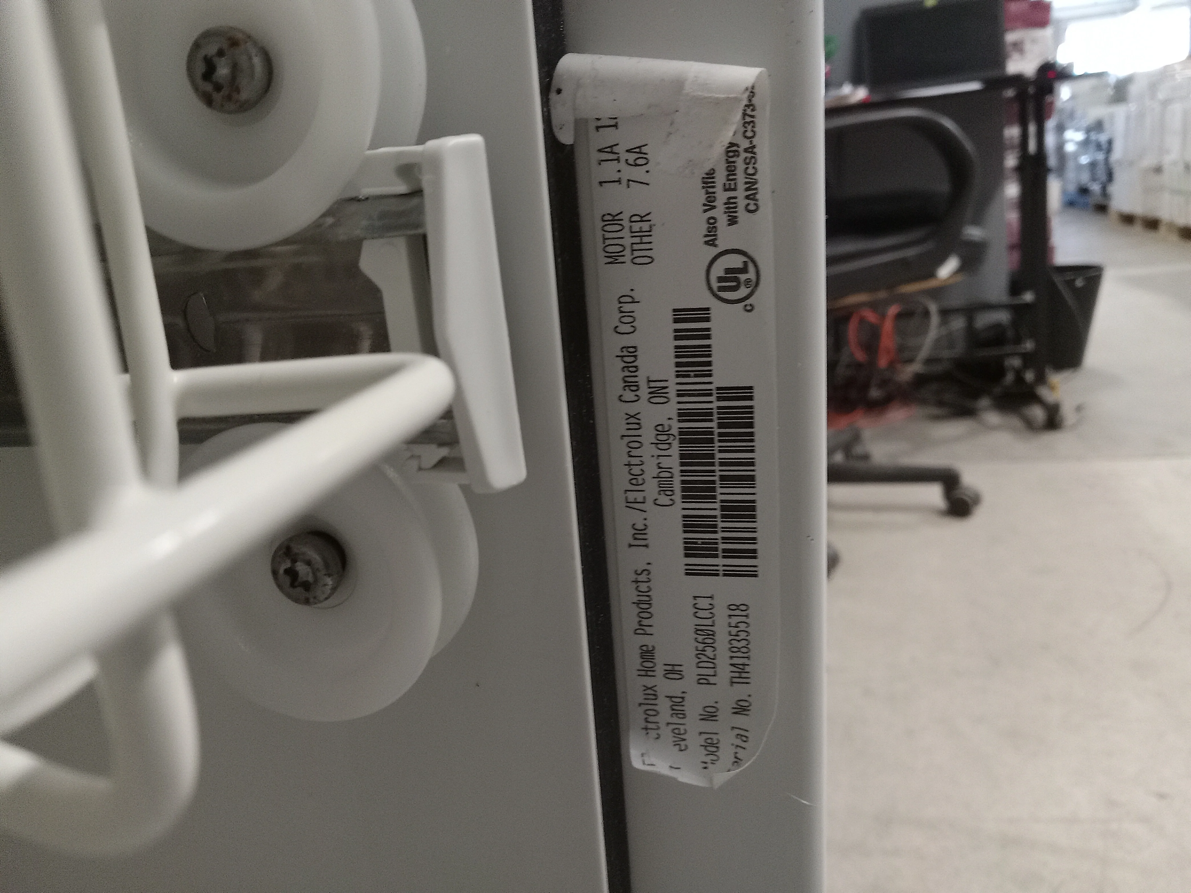 Frigidaire Full Console Soil Sensing Dishwasher - Image 3