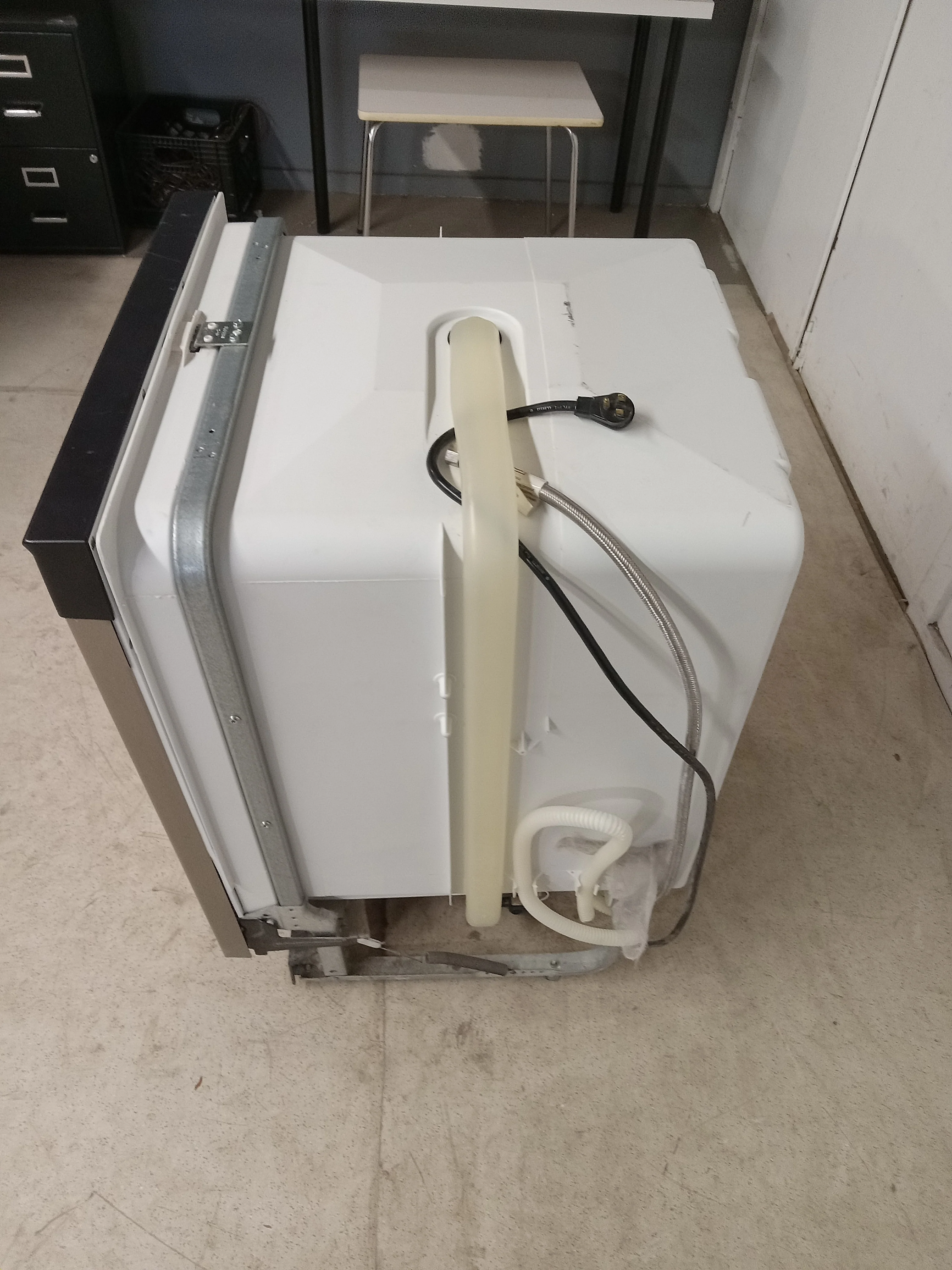 Frigidaire Full Console Soil Sensing Dishwasher - Image 4