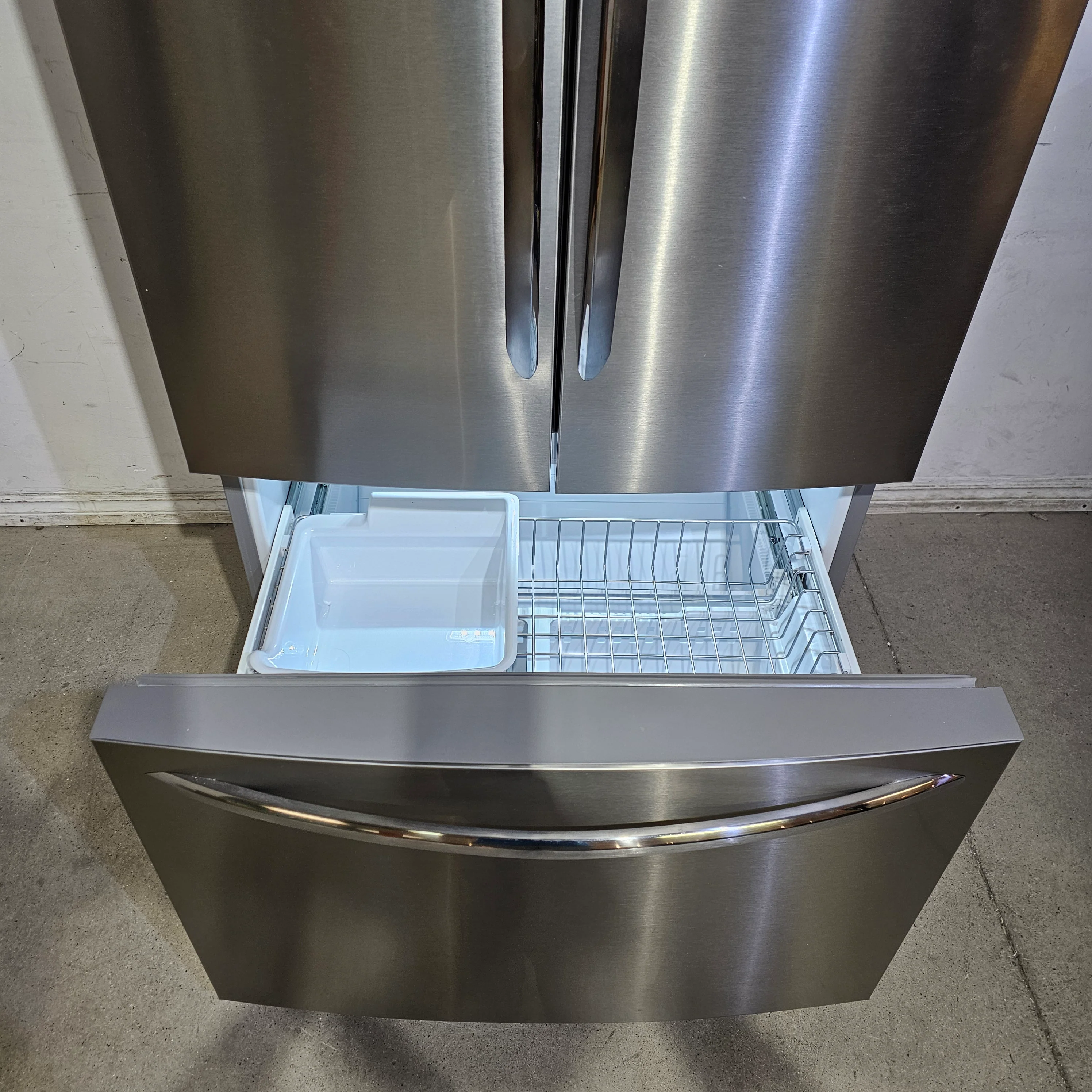 Frigidaire "Gallery" Refrigerator - Image 4