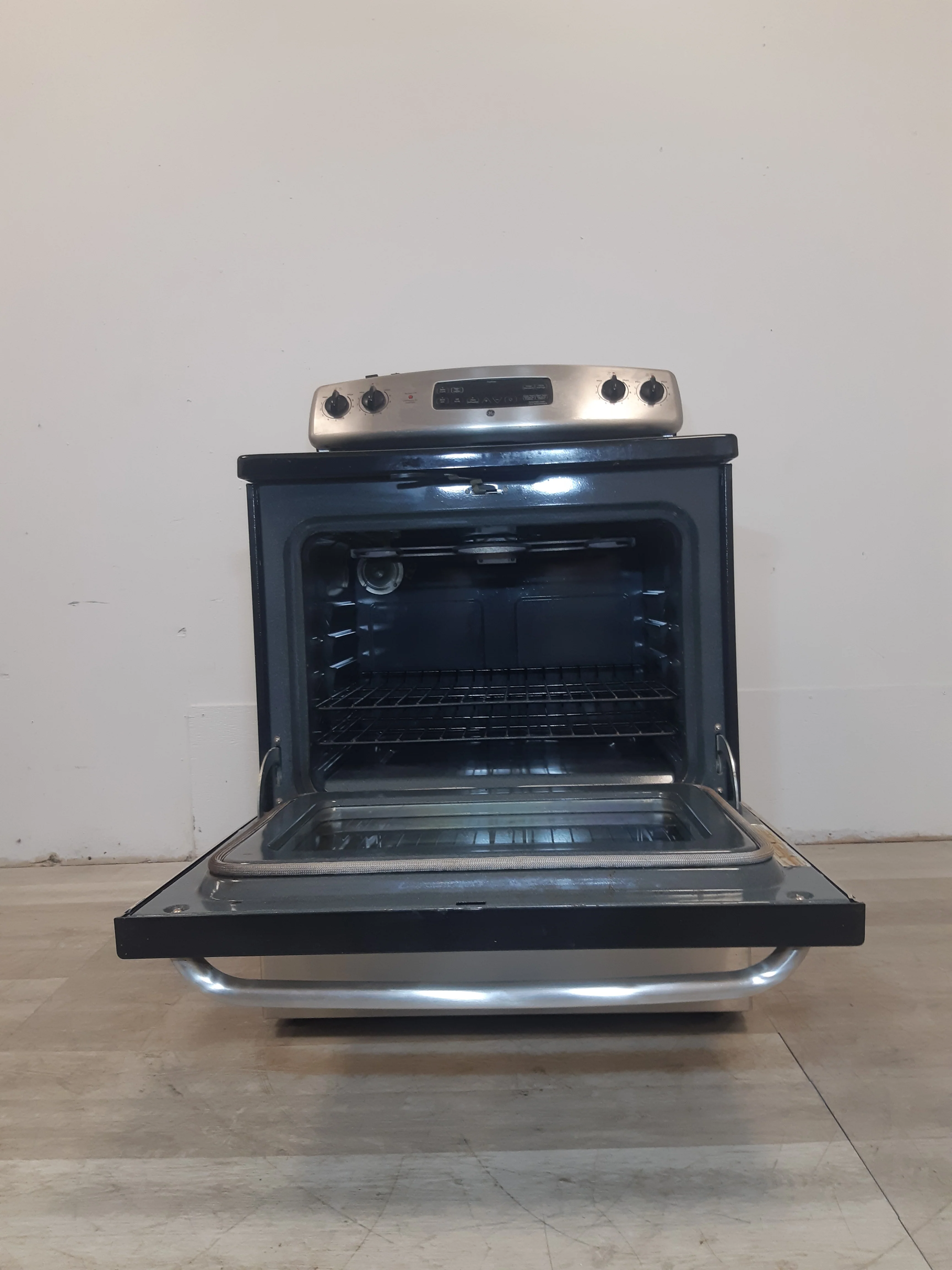 GE Electric Stainless Steel Stove - Image 7