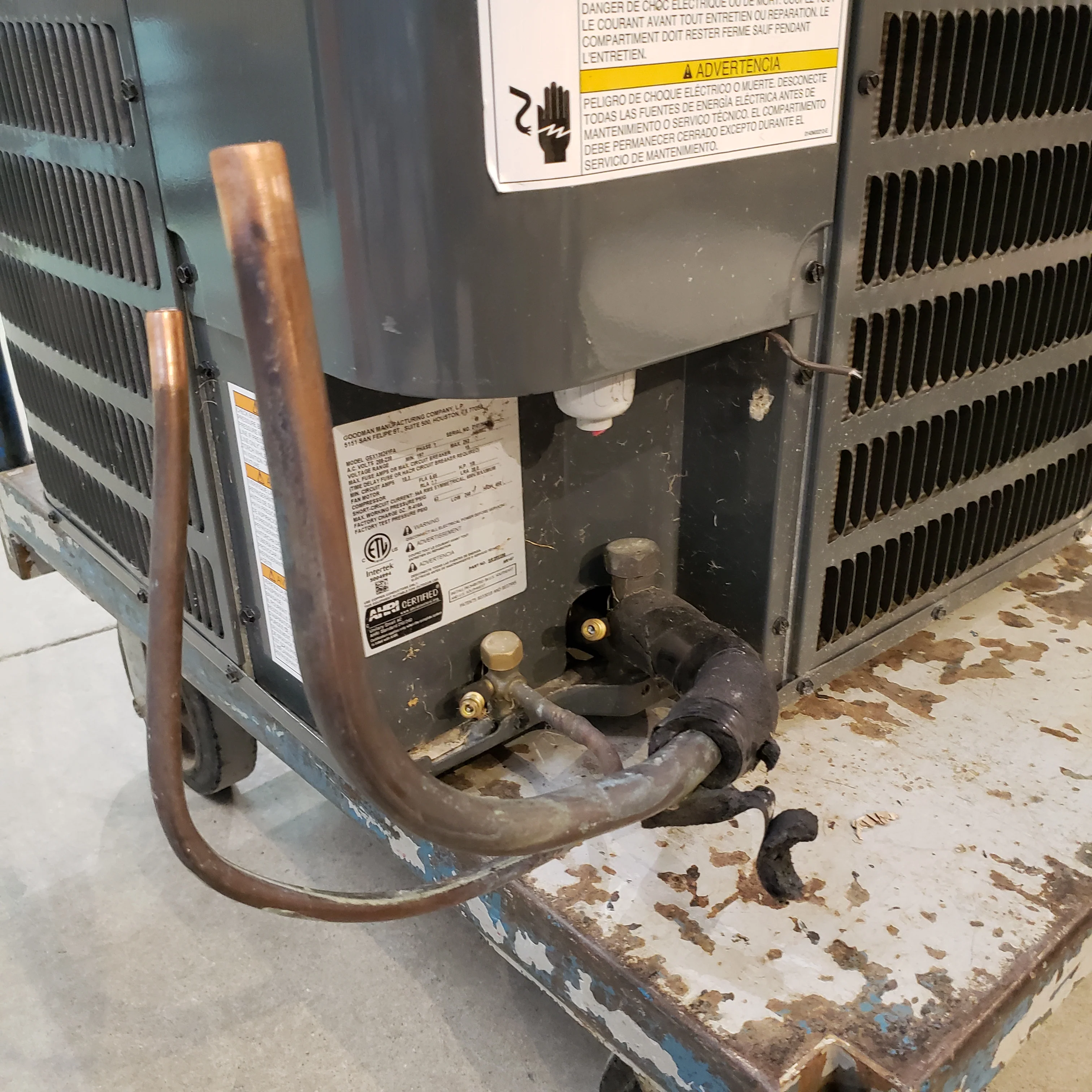 Goodman 2 Ton 13 Seer Air Conditioner - Used - Un-Tested - Image 3