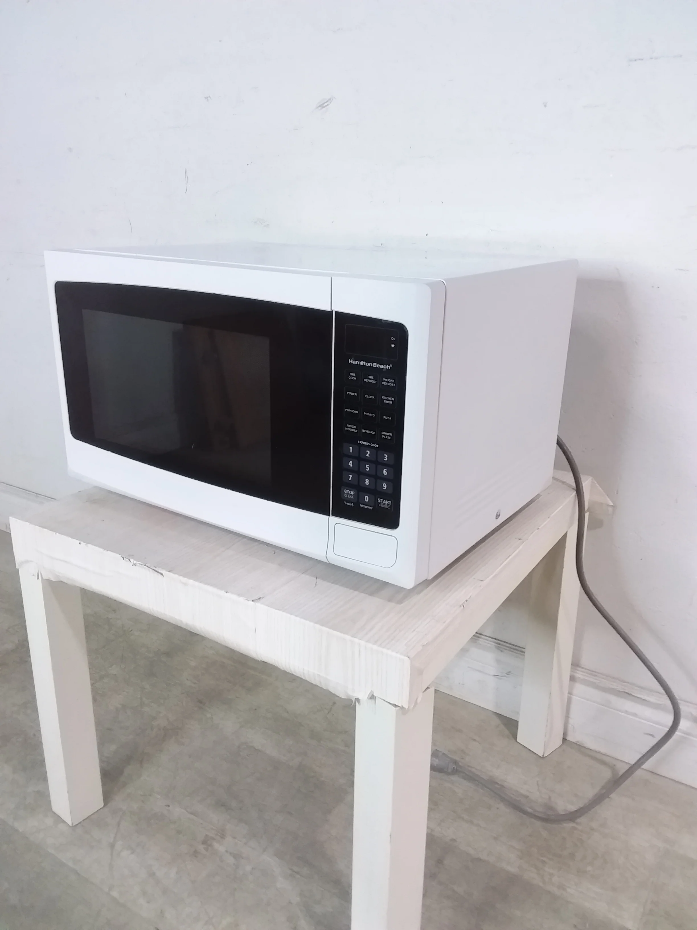 Hamilton Beach Microwave - Image 2