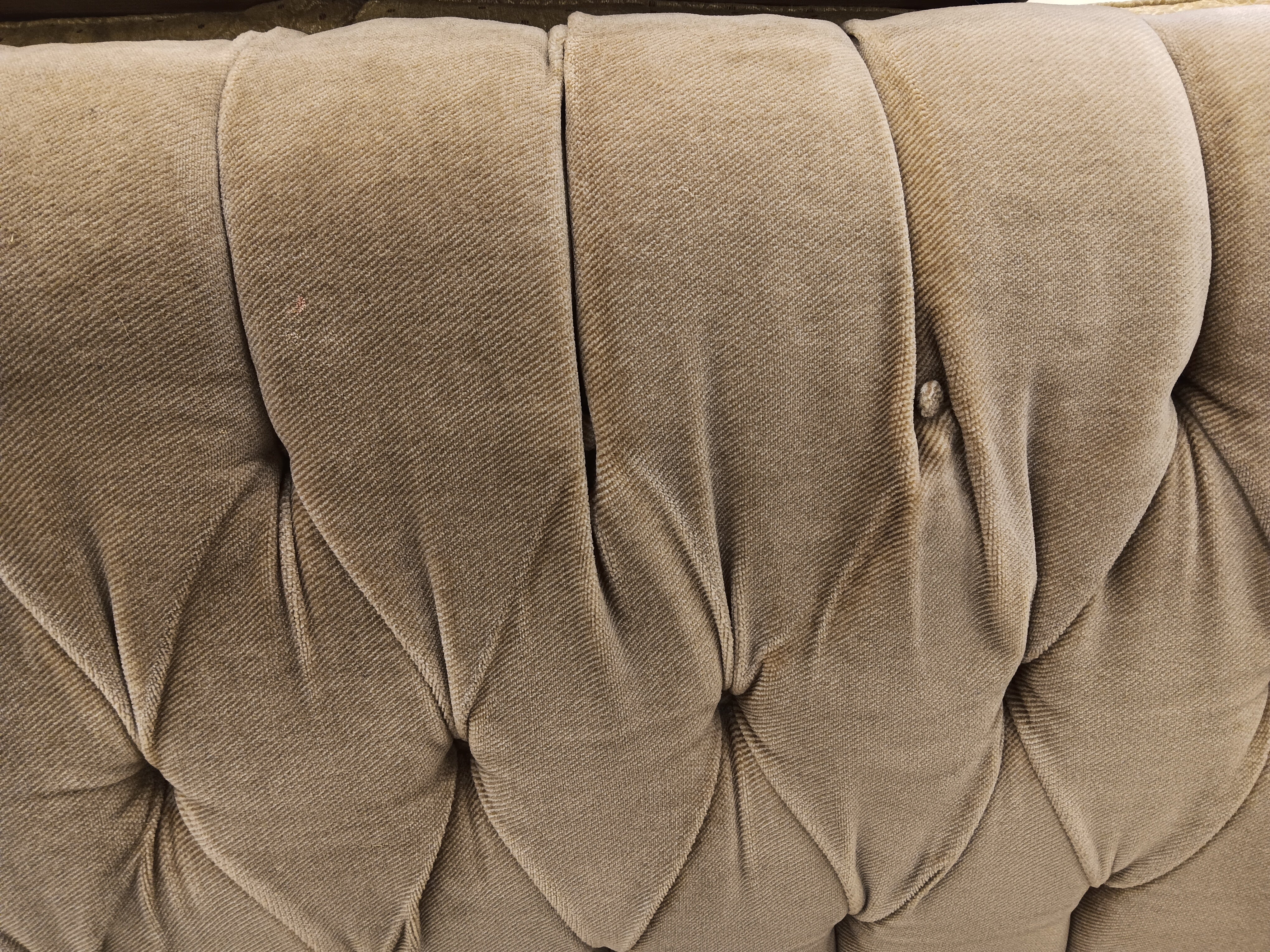 Kensington Diamond - Tufted Sofa - Image 3