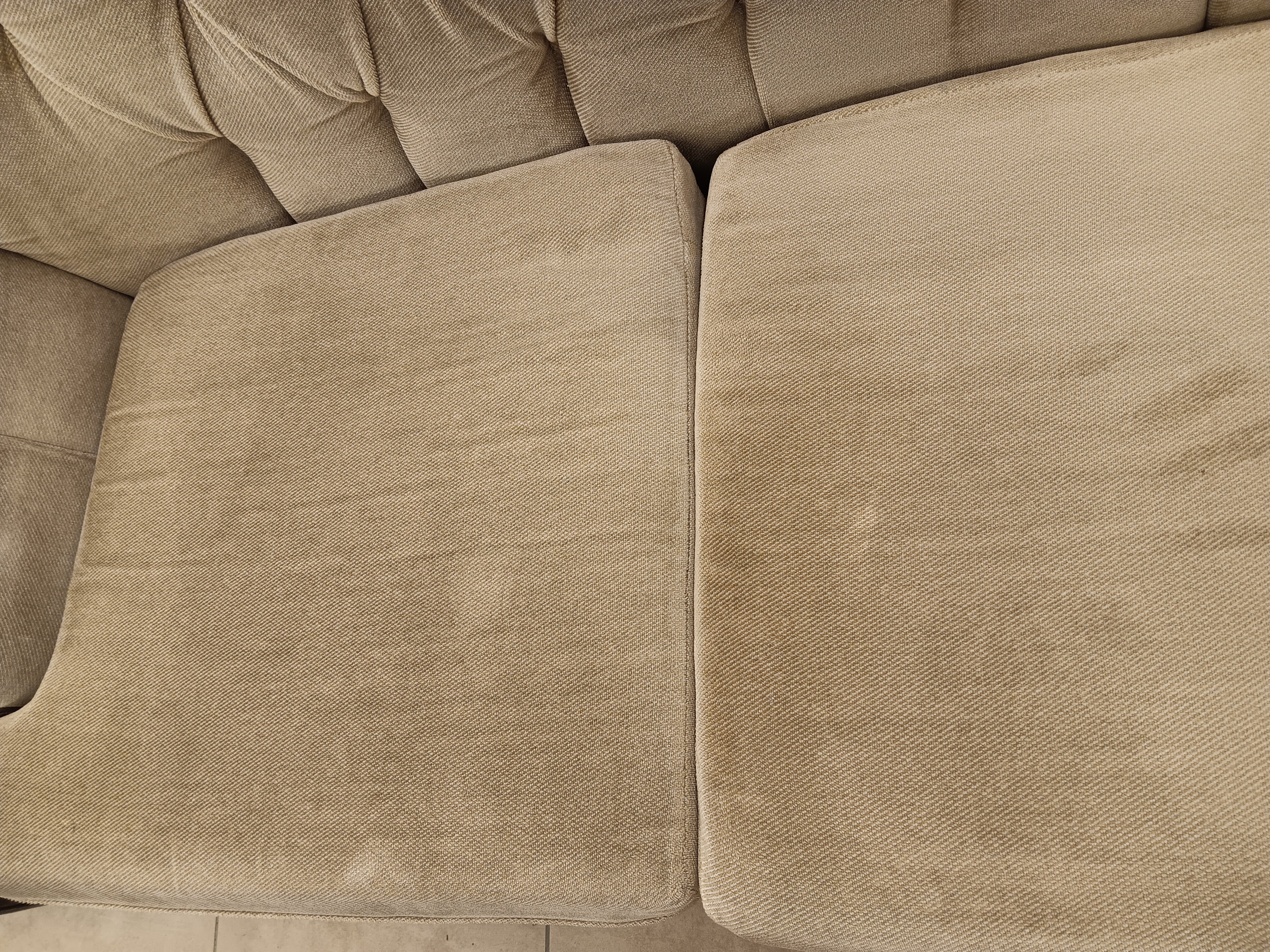 Kensington Diamond - Tufted Sofa - Image 4