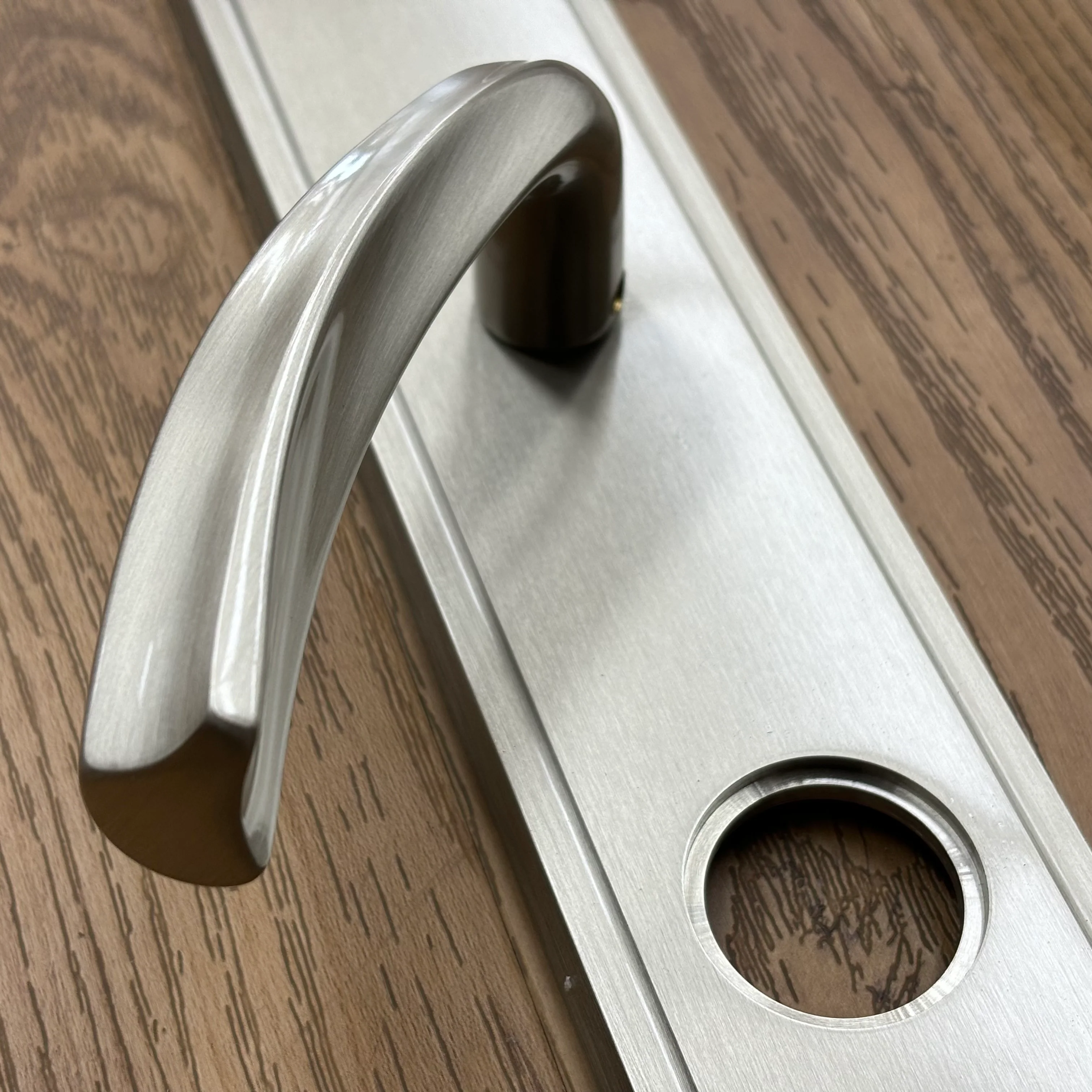 Left-Handed Door Lever with Thumb Turn in Brushed Nickel, 8525BOSSEMLH15 - Image 5