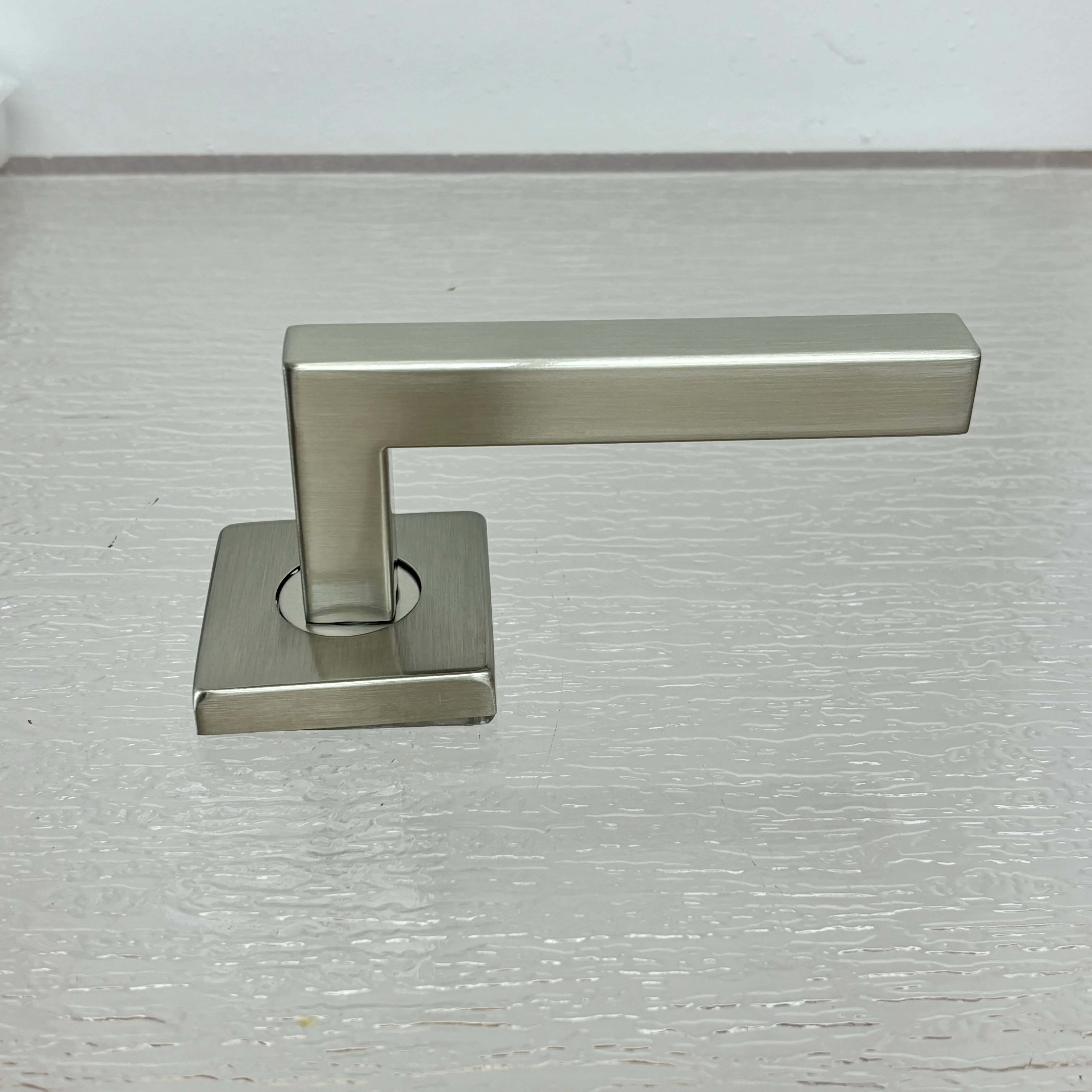 LH3001 #910S C15 Piazza Square Passage Set with 2-3/4" Backset - Image 4