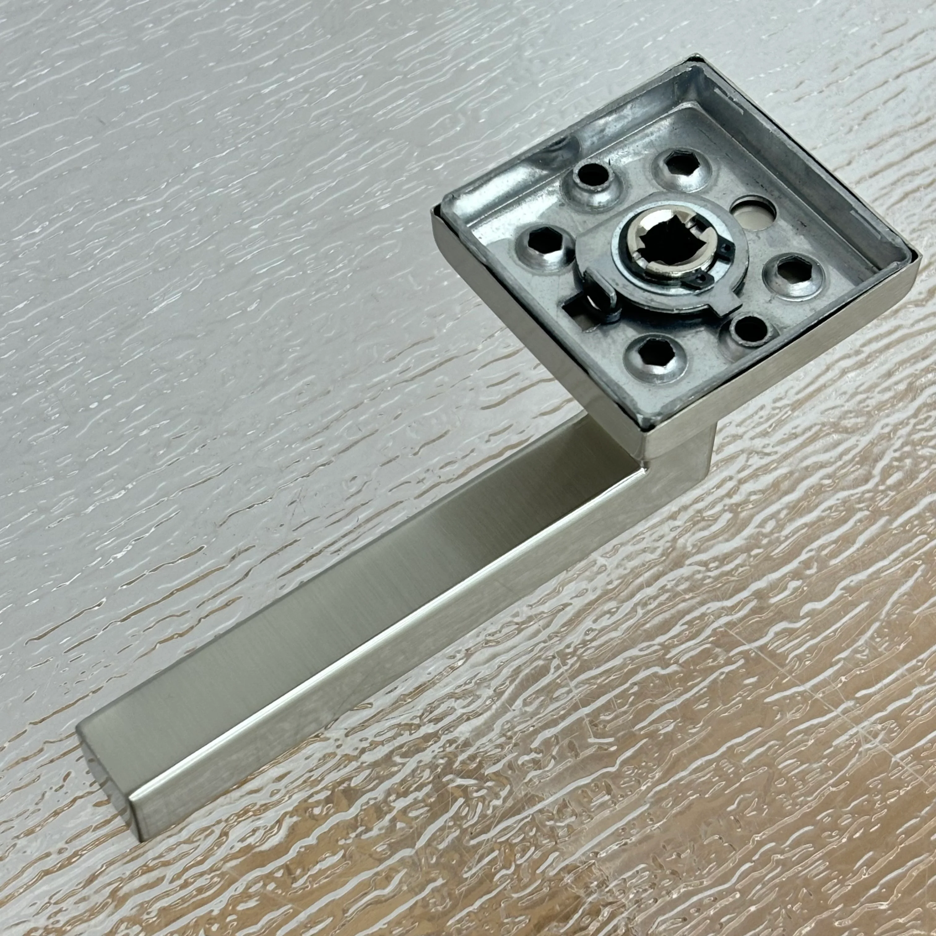 LH3001 #910S C15 Piazza Square Passage Set with 2-3/4" Backset - Image 6