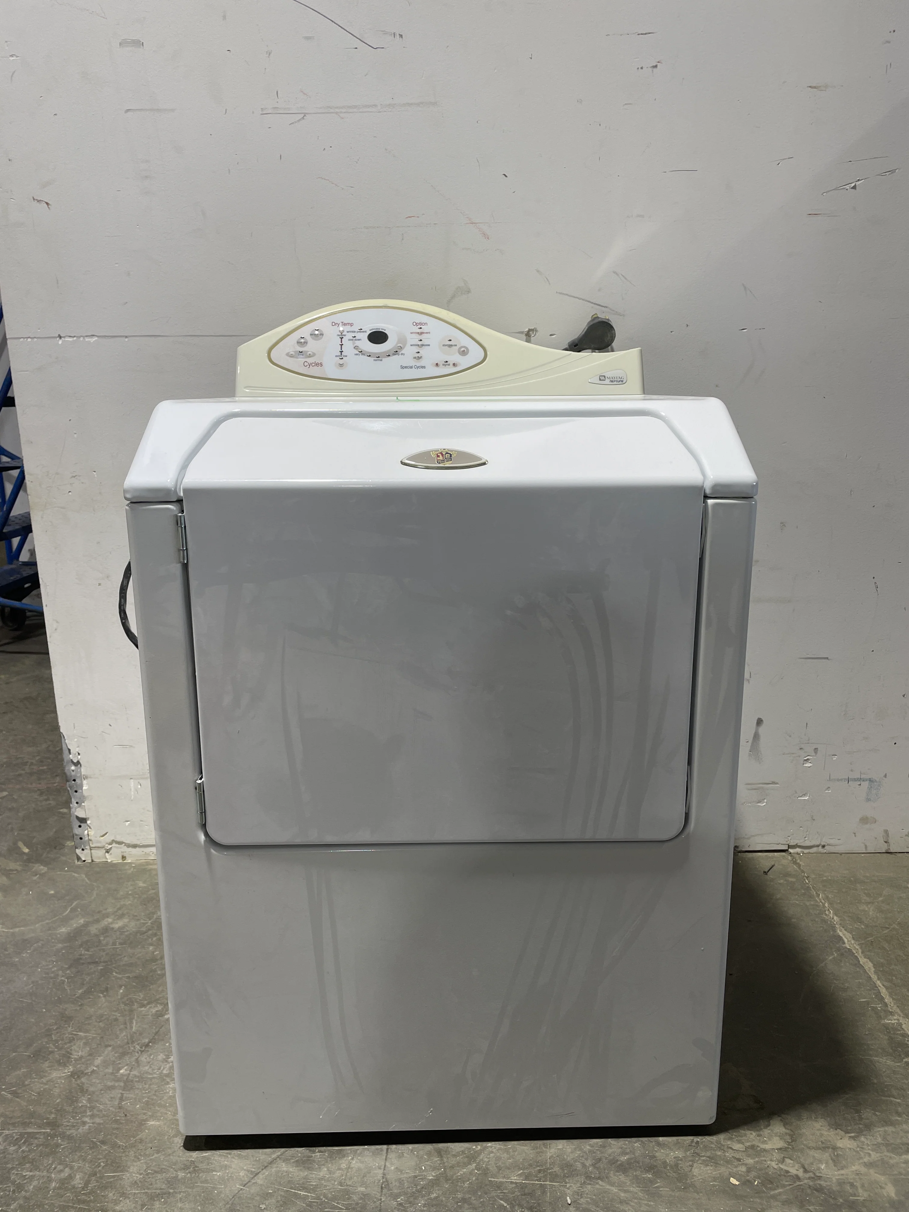 Maytag Neptune 6.0 cu ft Electric Dryer
