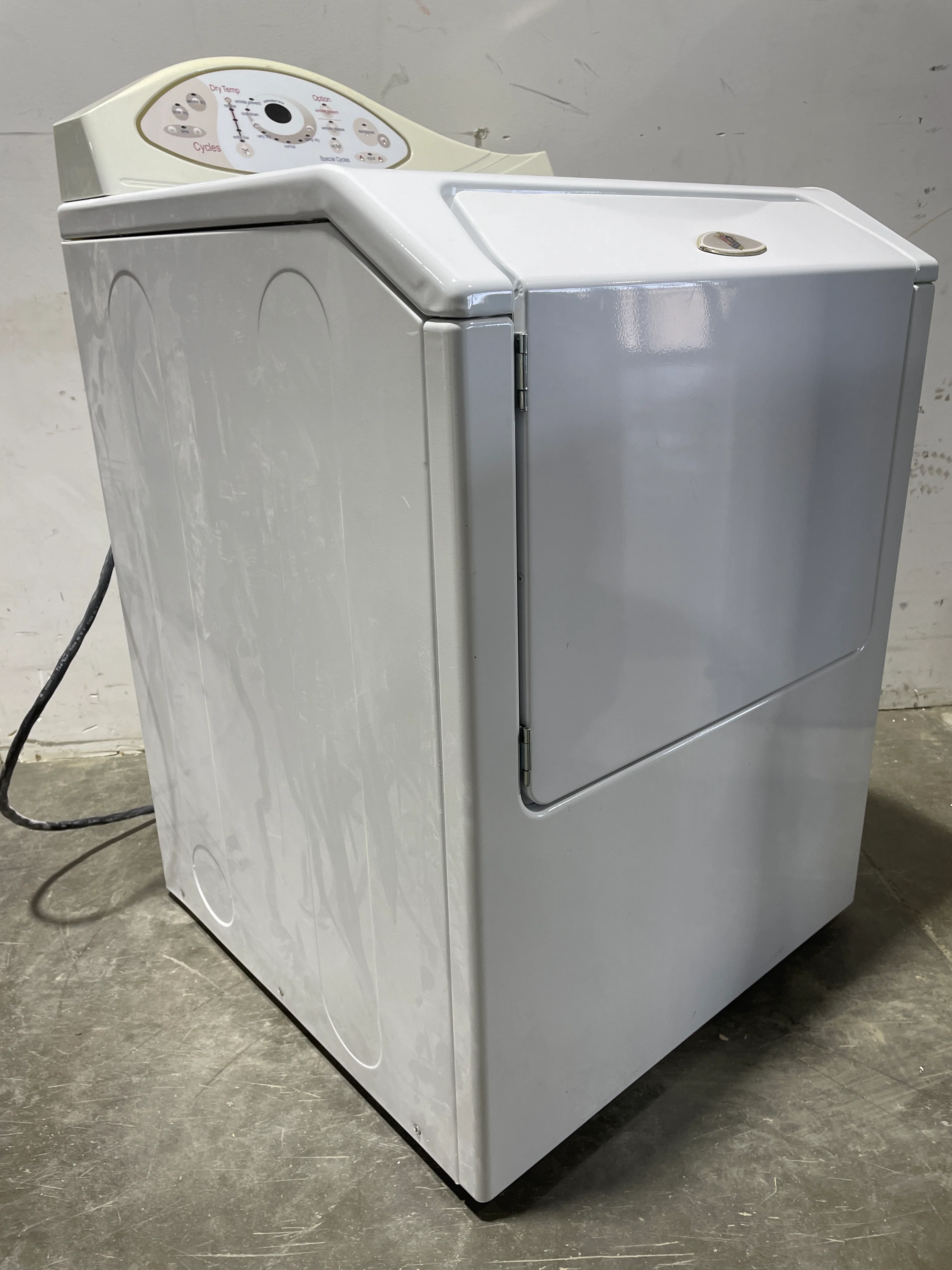 Maytag Neptune 6.0 cu ft Electric Dryer - Image 3