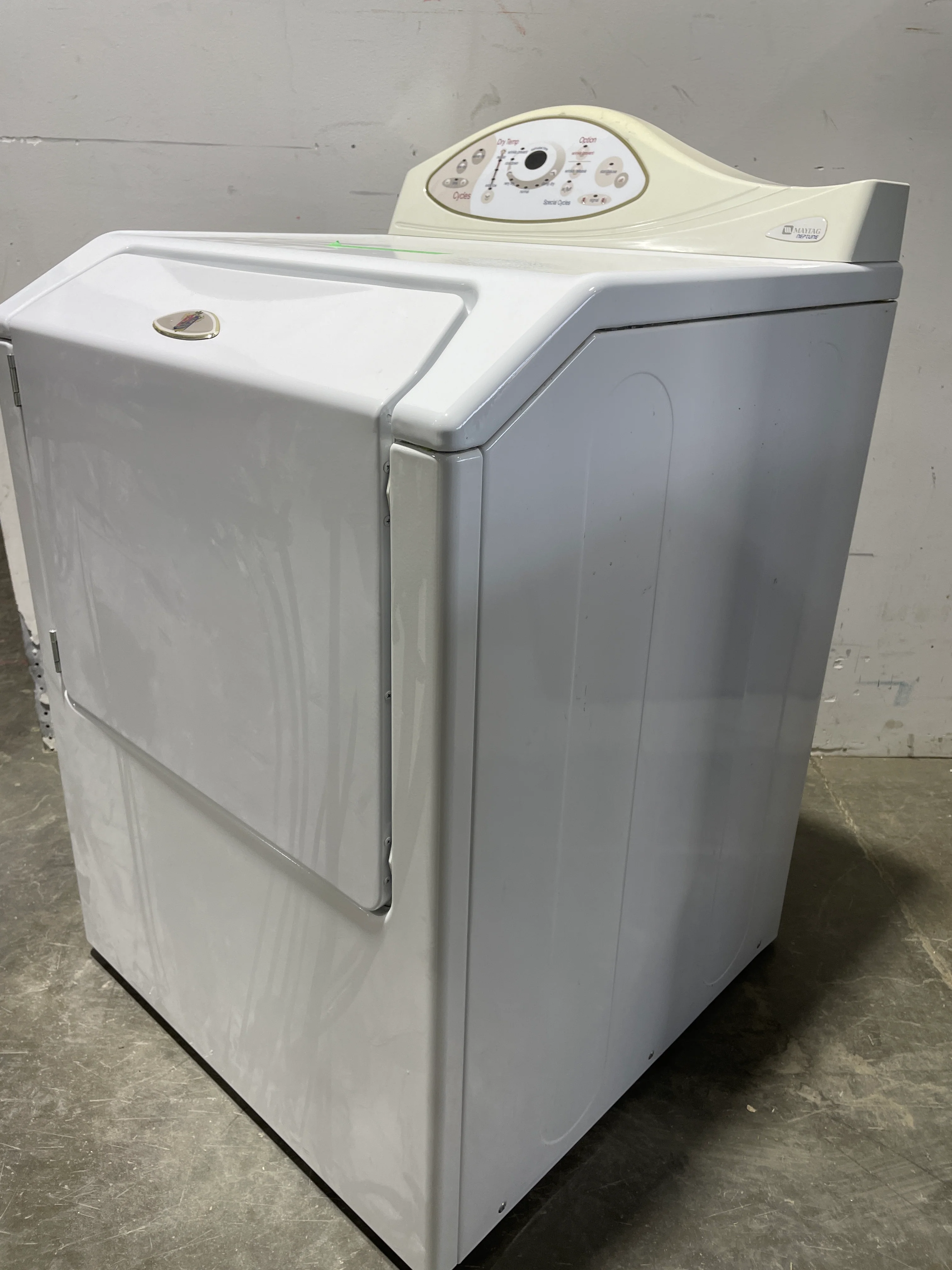 Maytag Neptune 6.0 cu ft Electric Dryer - Image 4