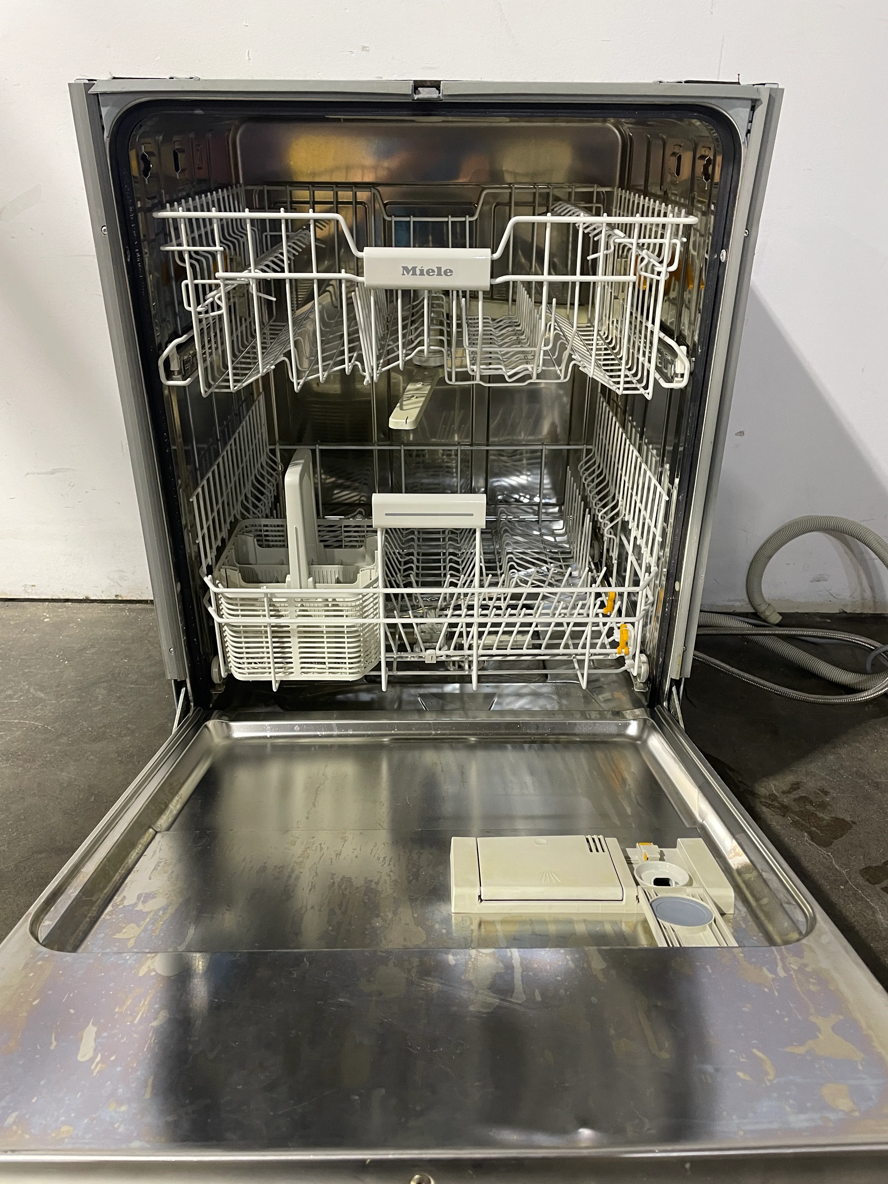 Miele Stainless Steel Dishwasher - Image 4