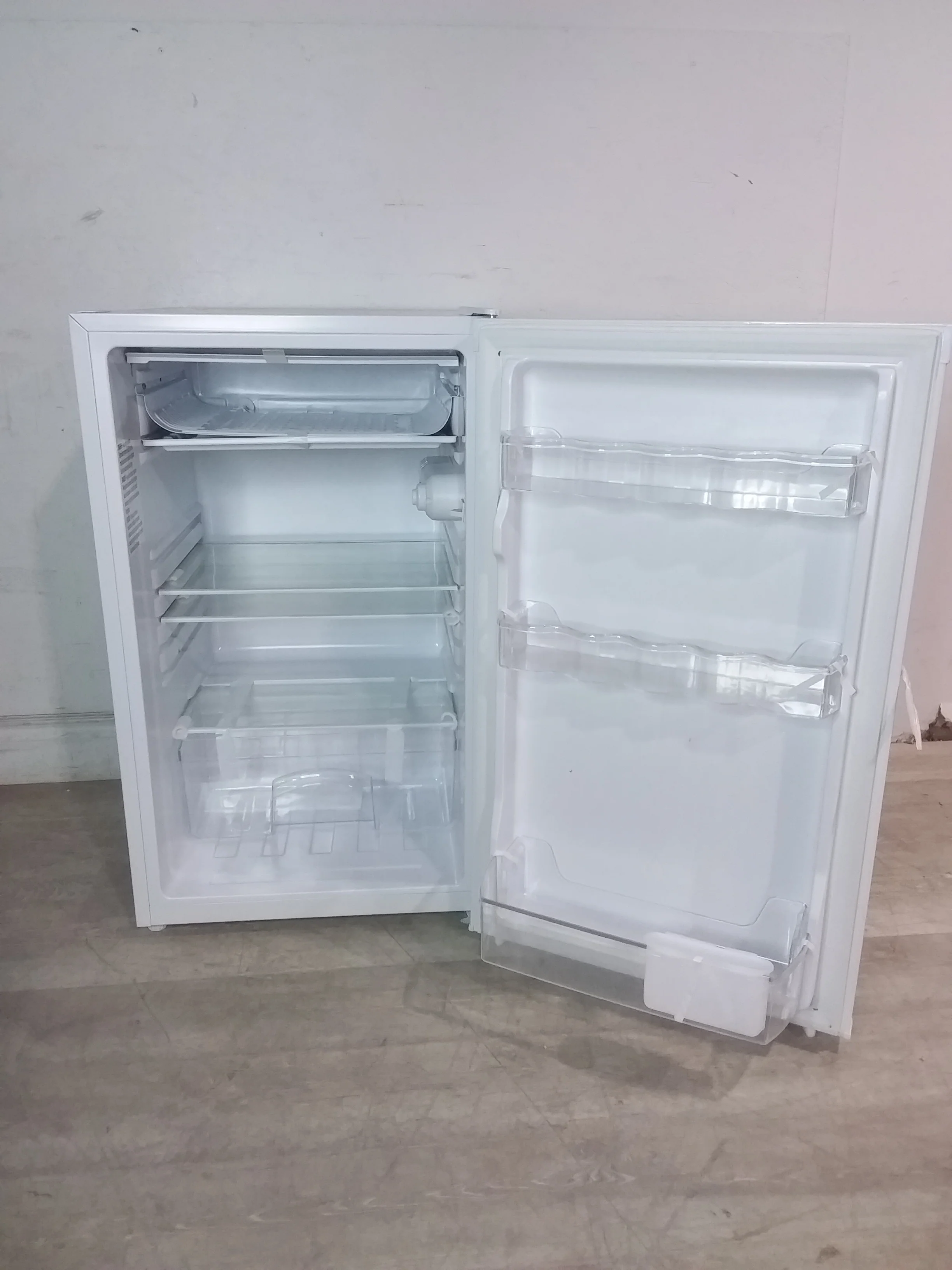 Mini Fridge - Image 3