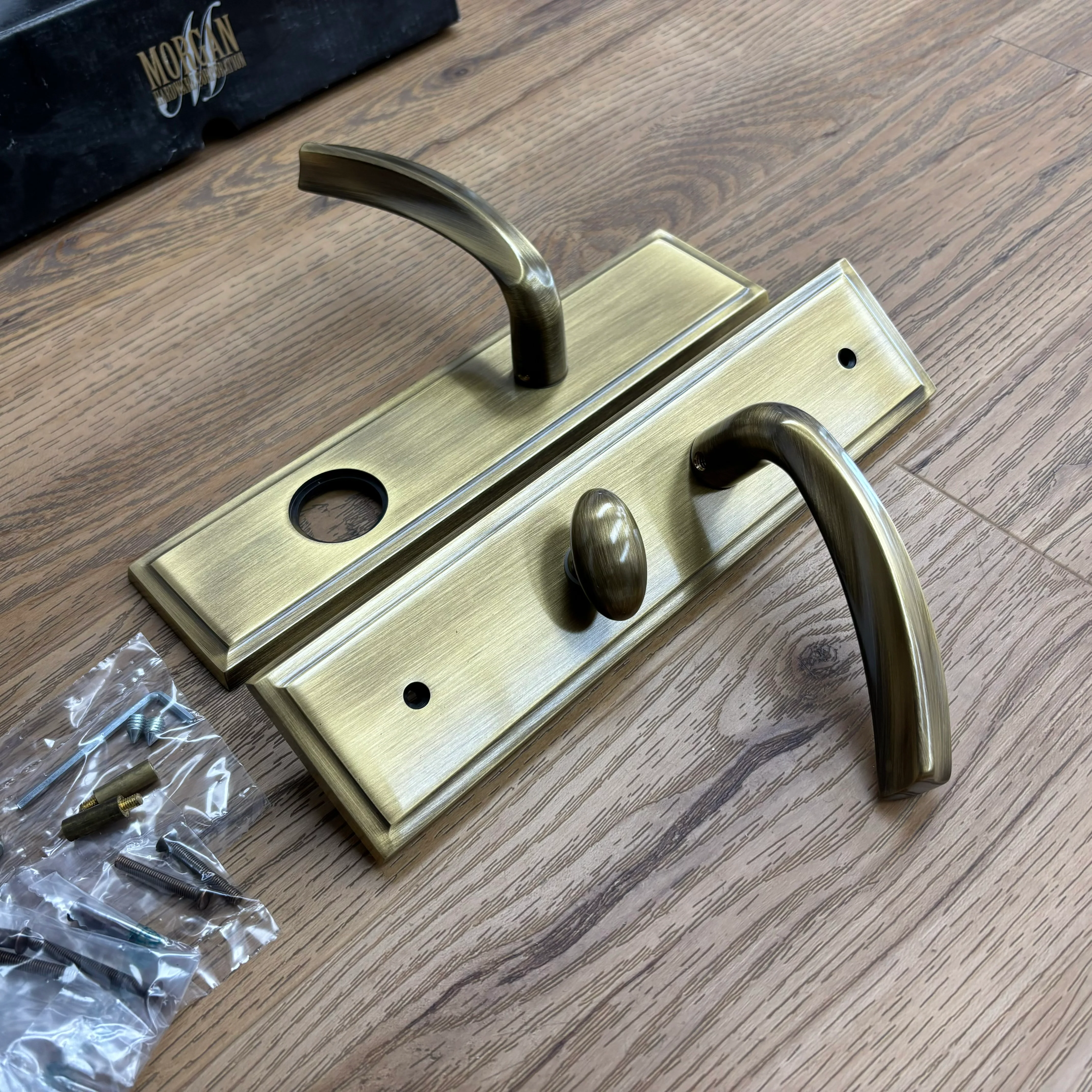 Right-Handed Brass Door Lever Set with Thumb Turn, 8525BOSSEMRHUS5 - Image 2
