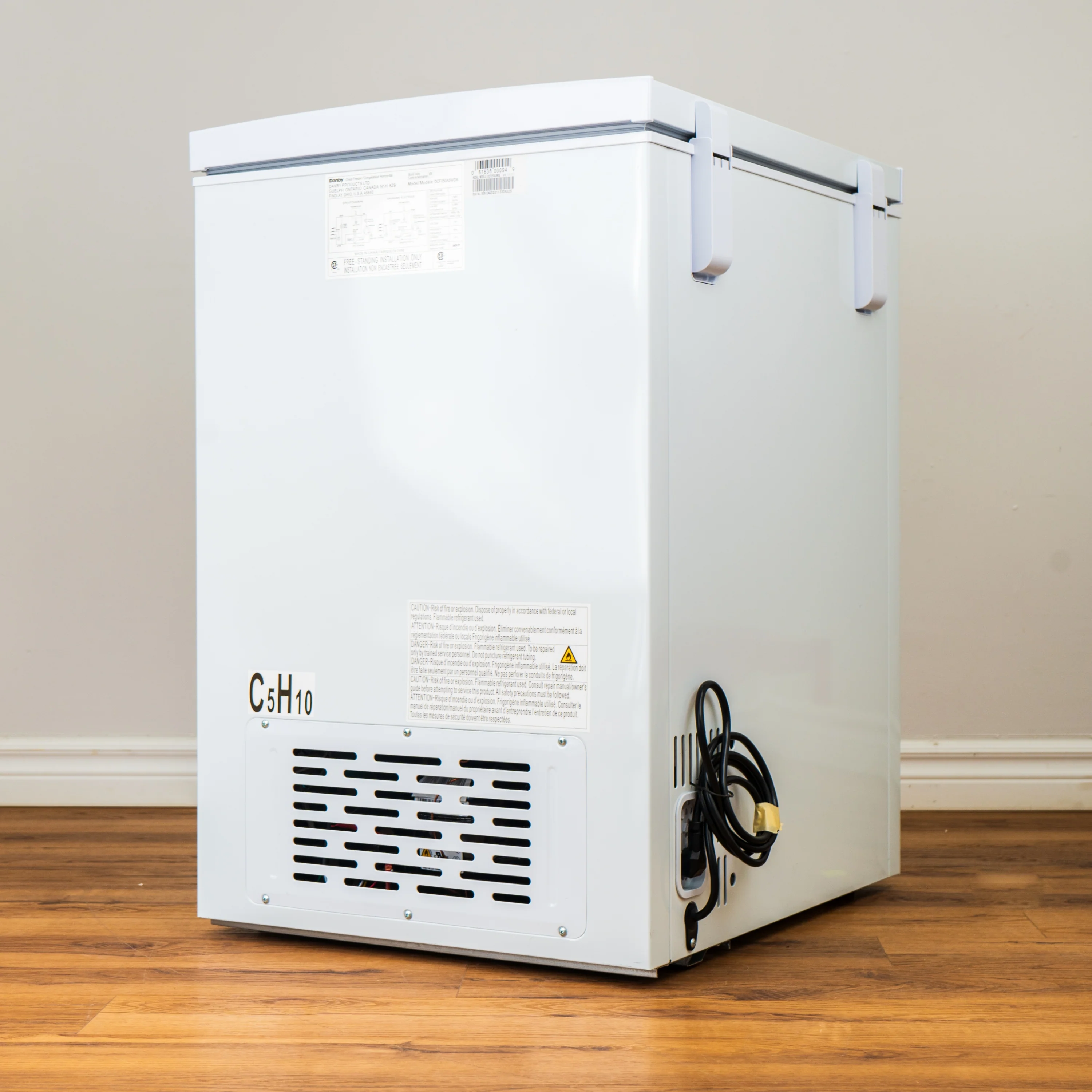 Square Chest Freezer - 5.0 Cu. Ft. - White - Image 6