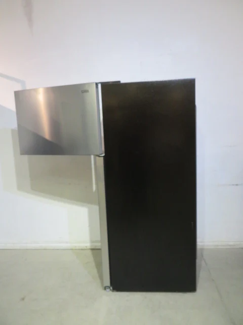 Stainless Steel Vissani Fridge with Top Freezer - Image 11