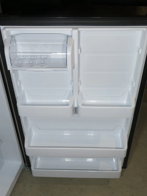 Stainless Steel Vissani Fridge with Top Freezer - Image 8