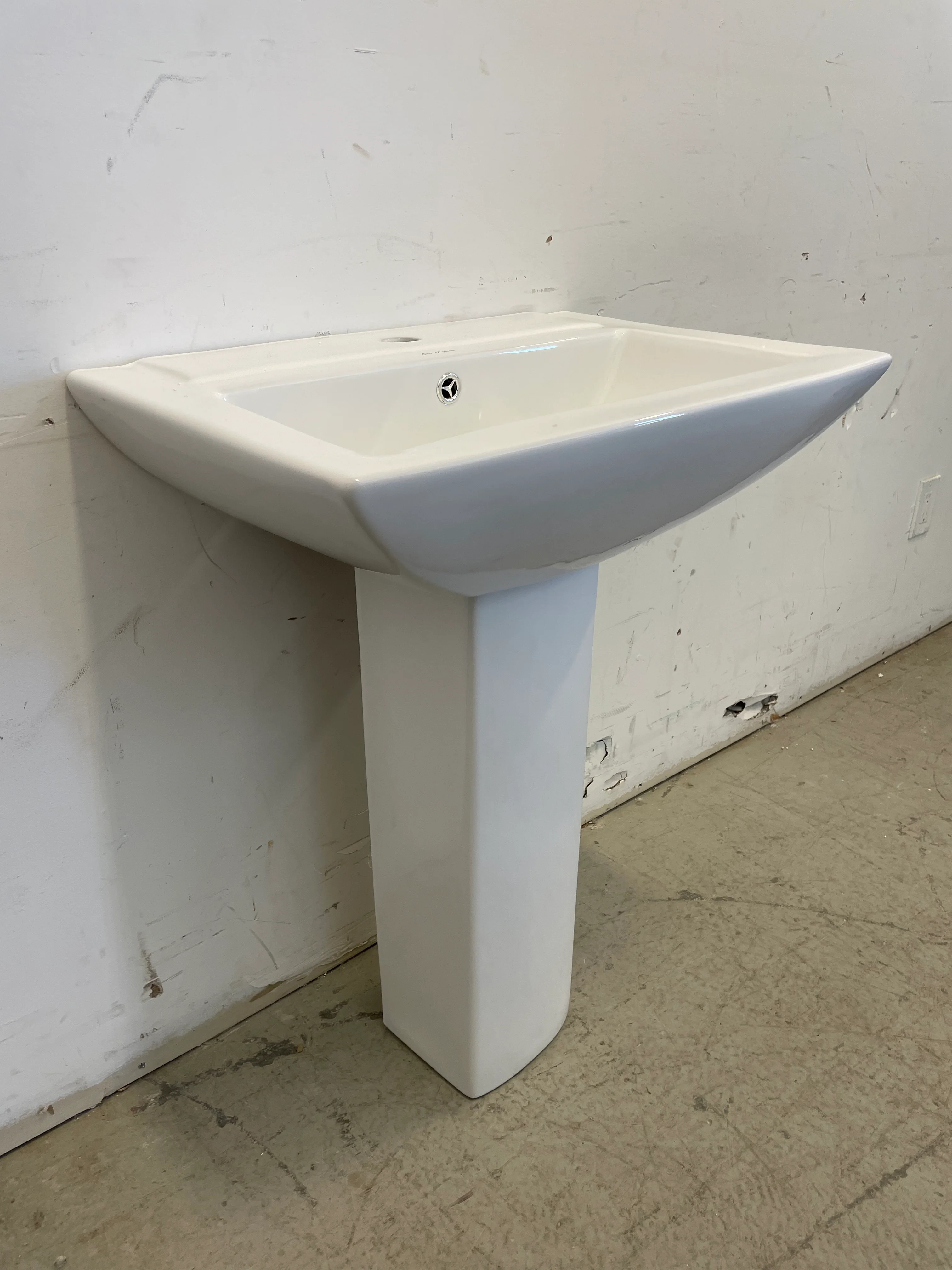 Swiss Madison Sublime Pedestal Bathroom Sink - Image 2