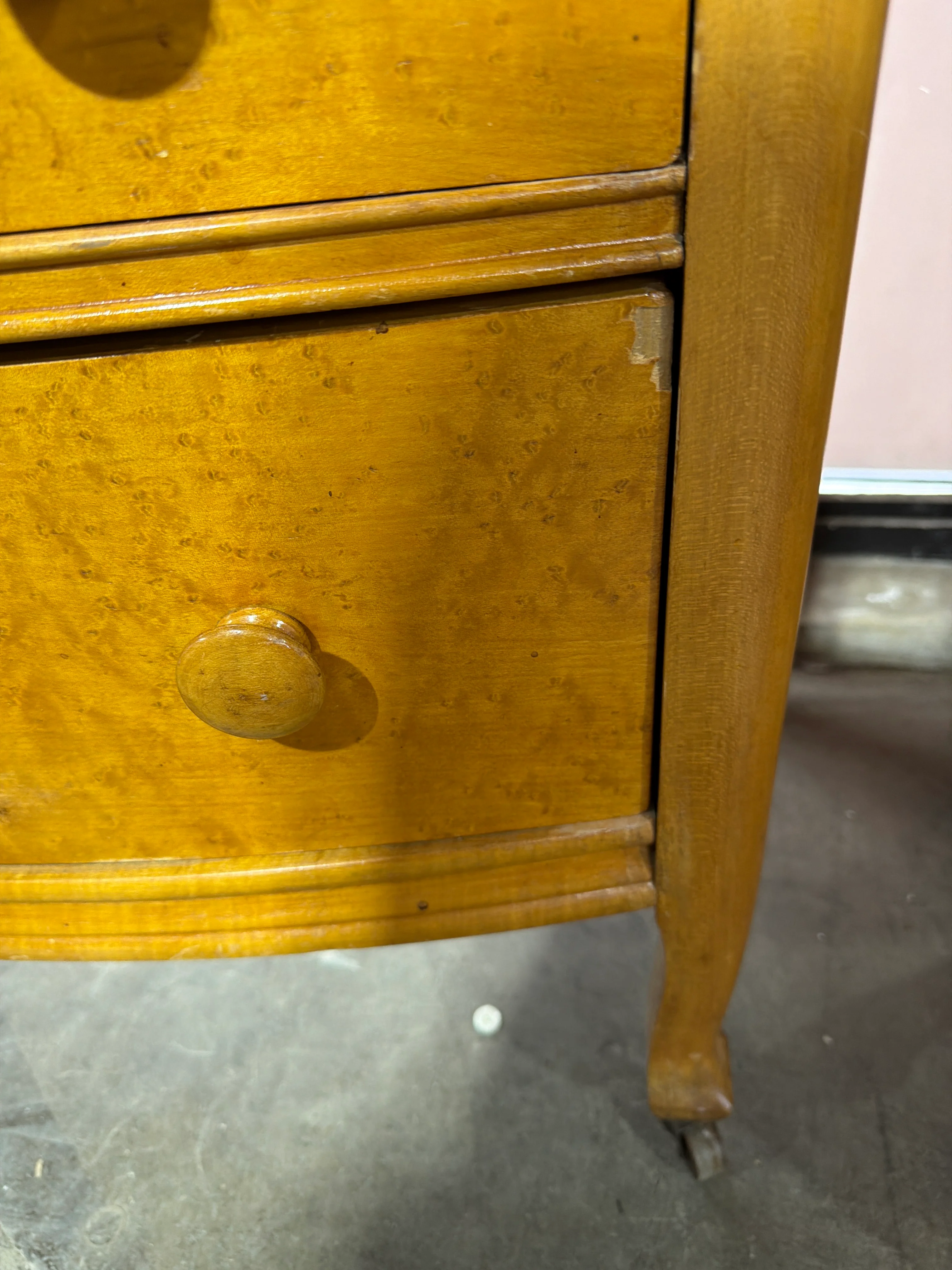 Cassandra Vintage Pine Dresser with 3-Pane Mirror and Original Casters - Image 4