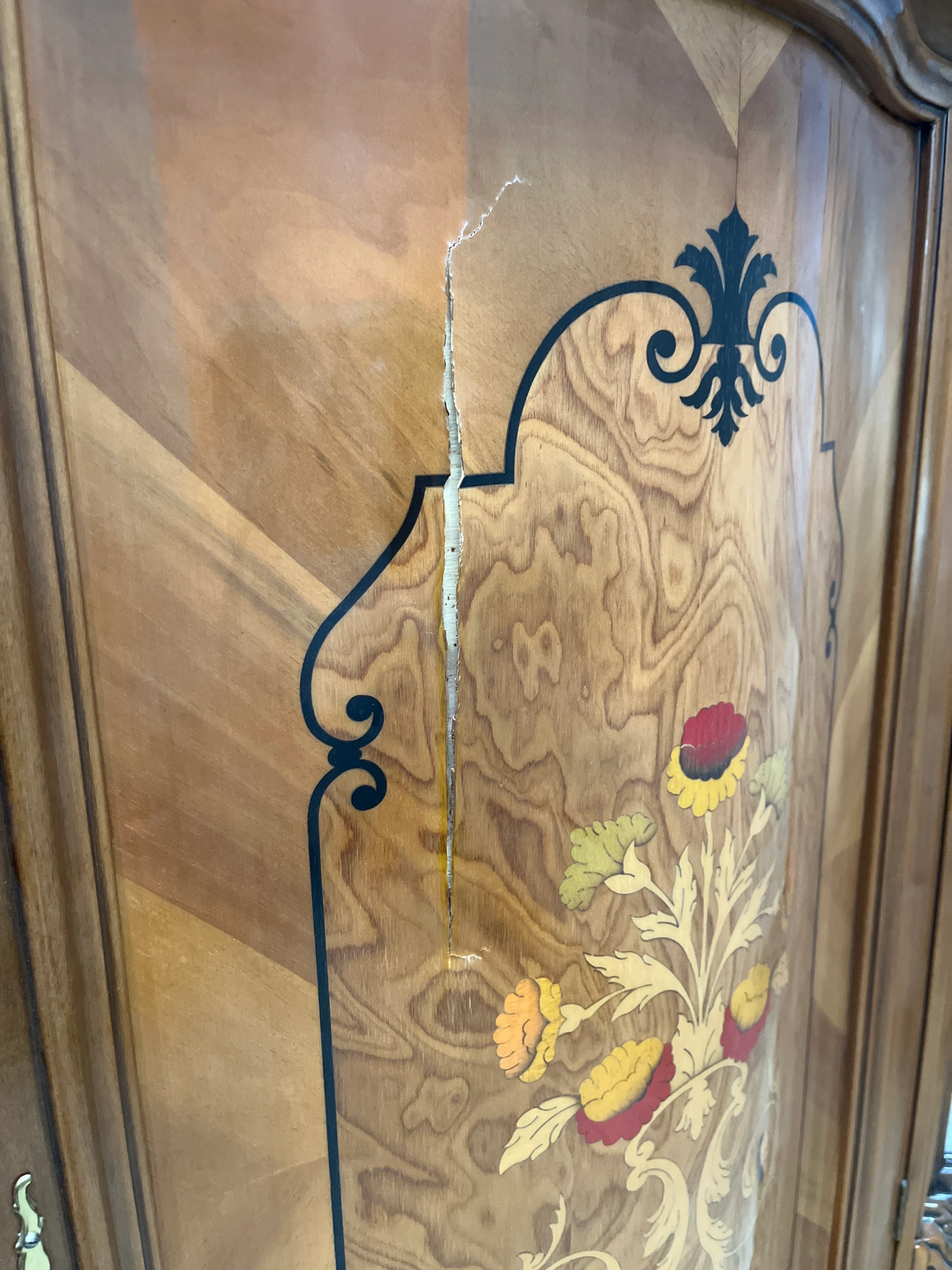 Tradition Carved Buffet/Credenza Cabinet with Red Accent #FC18 - Image 5