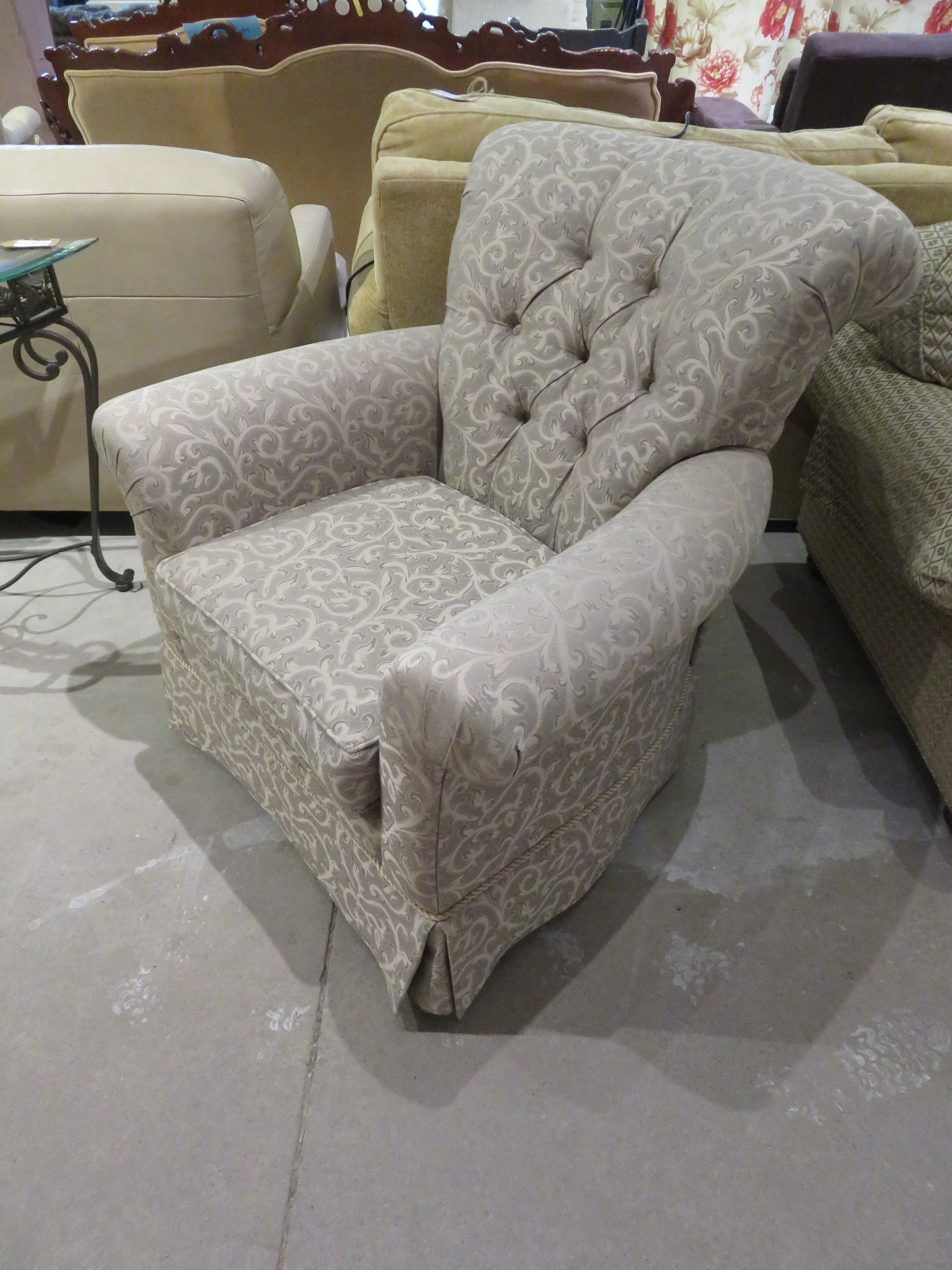Traditional Style Armchair - Image 2