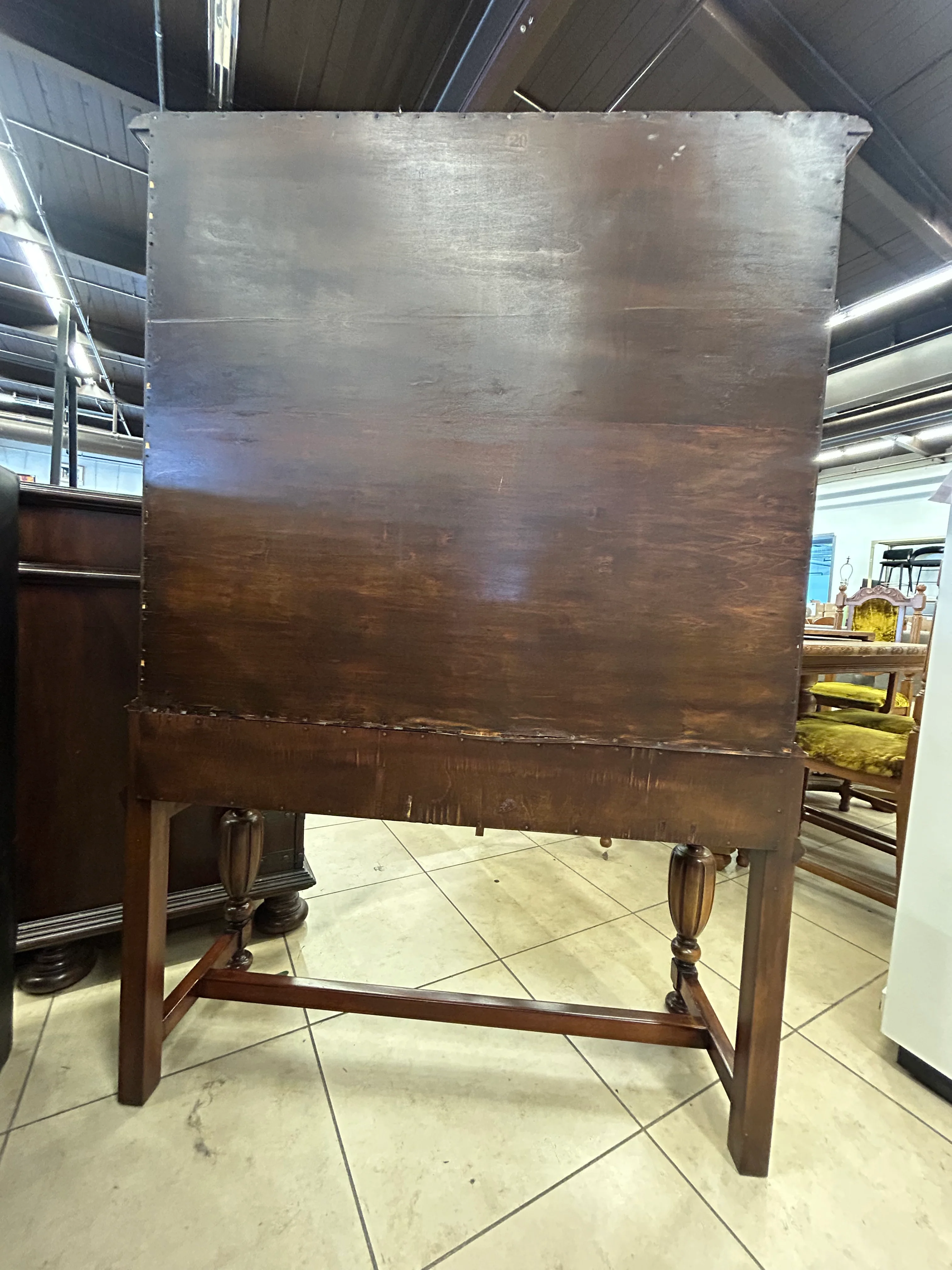 Vasiliki China Cabinet - Image 7