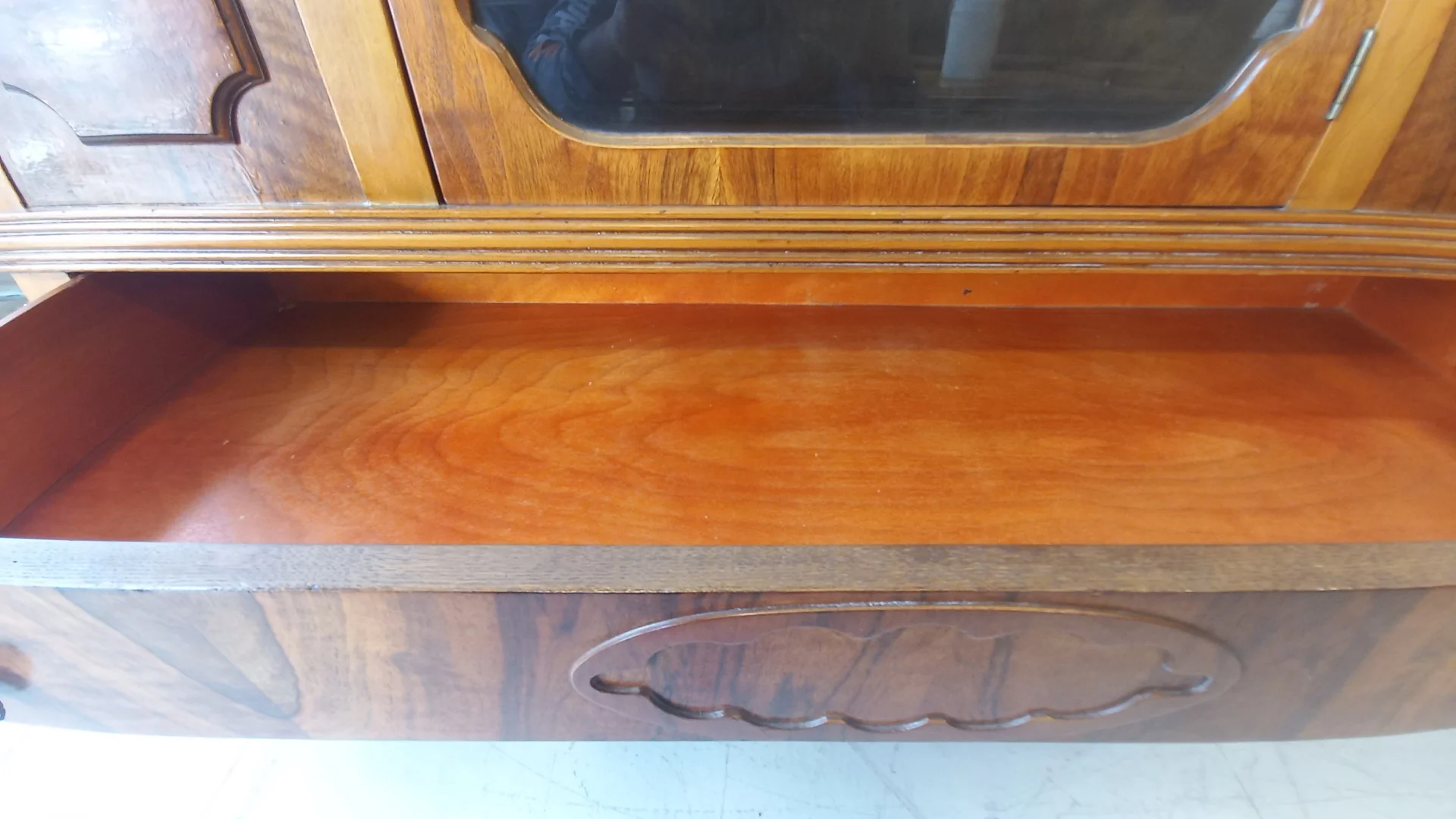 Vintage Honey Brown Display Hutch w/Drawers - Image 4